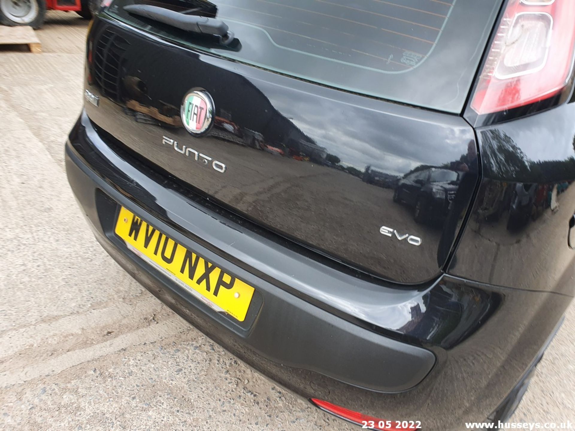 10/10 FIAT PUNTO EVO ACTIVE - 1368cc 3dr Hatchback (Black, 84k) - Image 37 of 56