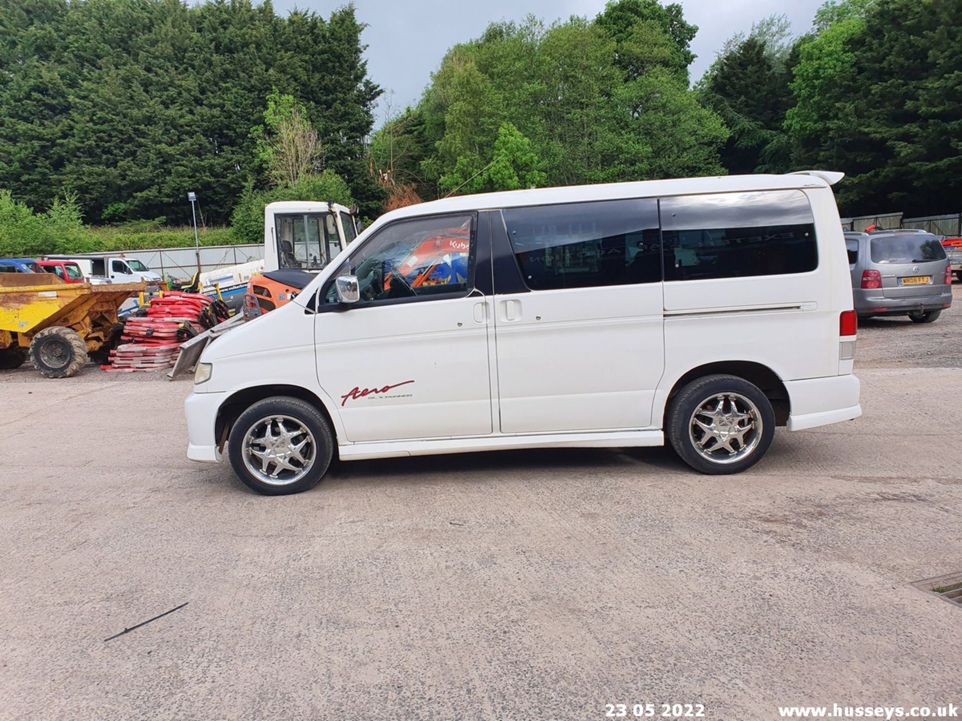 2000 MAZDA BONGO - 1998cc 4dr MPV (White) - Image 12 of 41