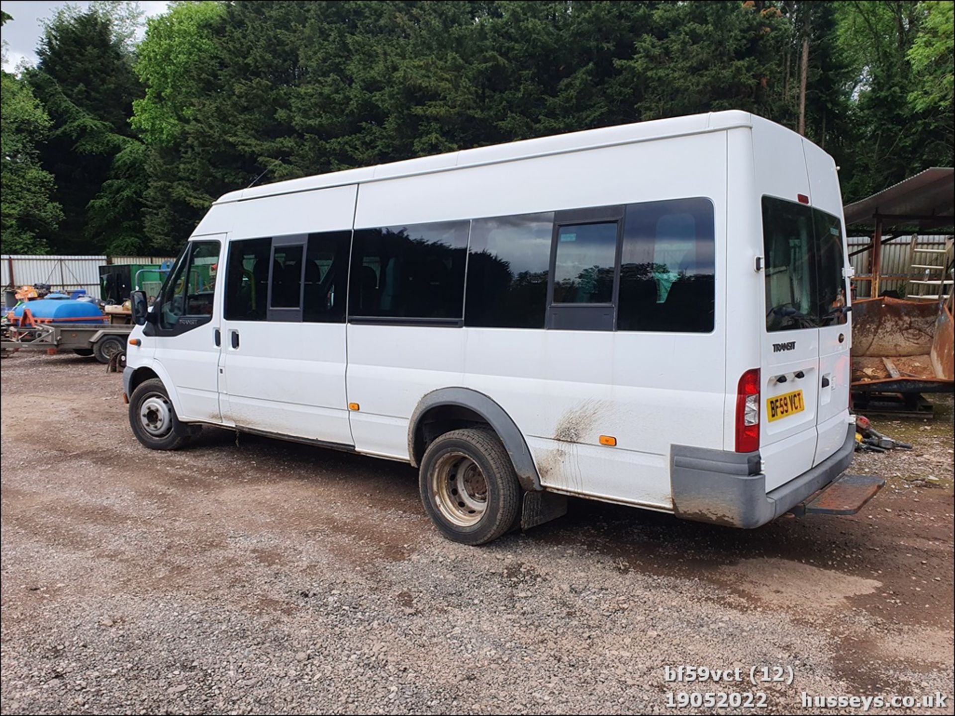 09/59 FORD TRANSIT 115 T430 17S RWD - 2402cc 5dr Minibus (White) - Image 11 of 40