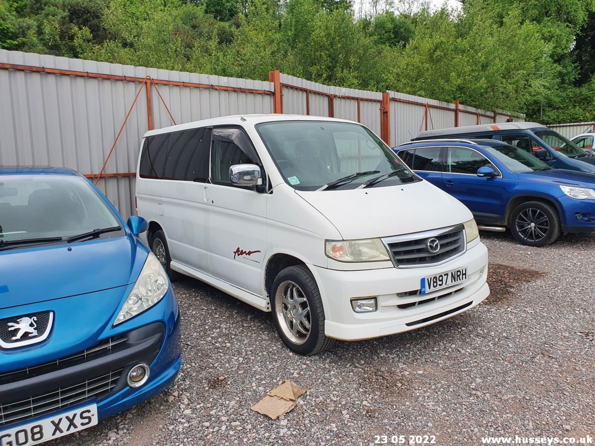 2000 MAZDA BONGO - 1998cc 4dr MPV (White) - Image 5 of 41