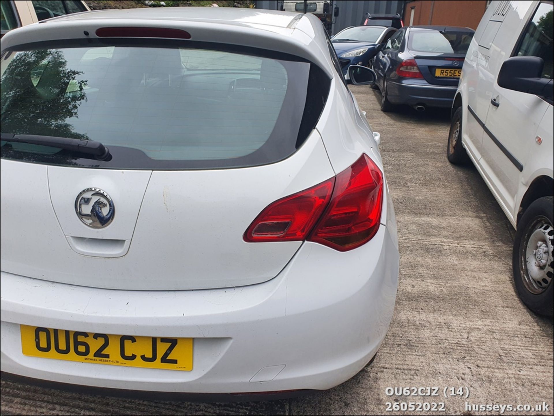 12/62 VAUXHALL ASTRA ES CDTI ECOFLEX - 1248cc 5dr Hatchback (White) - Image 14 of 30