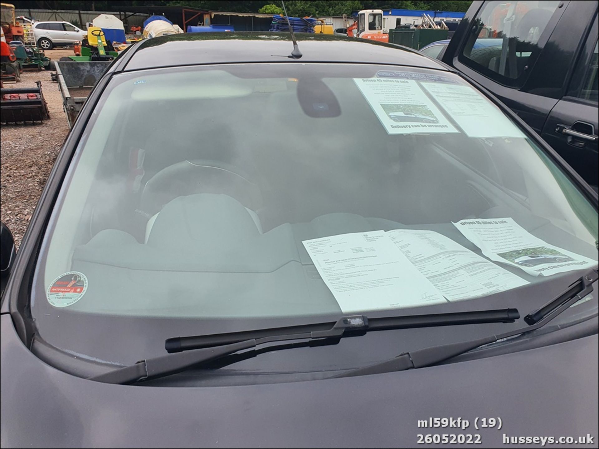 09/59 FORD FIESTA ZETEC 95 - 1388cc 5dr Hatchback (Black) - Image 19 of 24