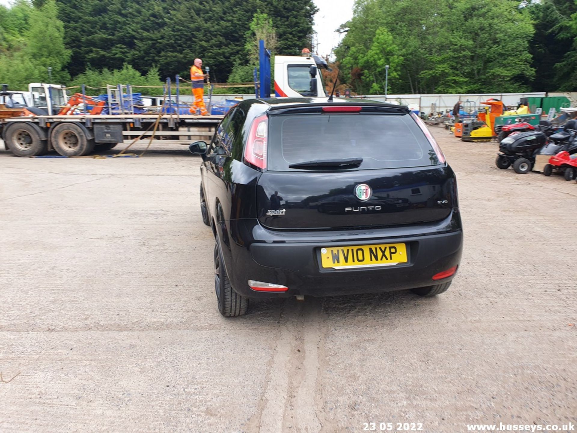 10/10 FIAT PUNTO EVO ACTIVE - 1368cc 3dr Hatchback (Black, 84k) - Image 21 of 56