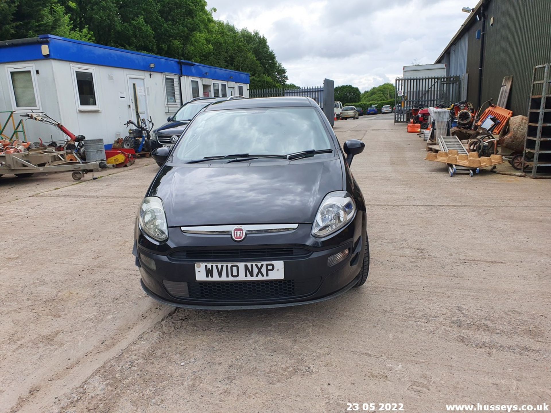 10/10 FIAT PUNTO EVO ACTIVE - 1368cc 3dr Hatchback (Black, 84k) - Image 7 of 56