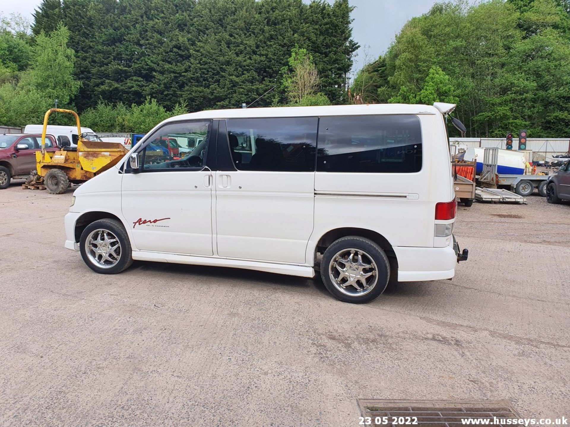 2000 MAZDA BONGO - 1998cc 4dr MPV (White) - Image 14 of 41