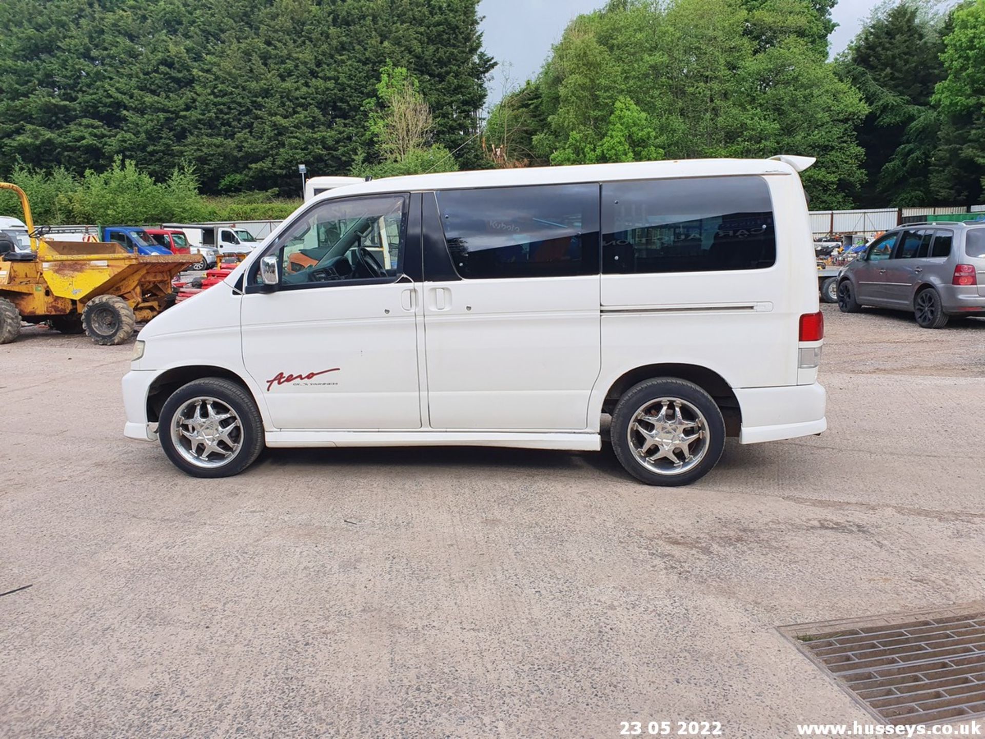 2000 MAZDA BONGO - 1998cc 4dr MPV (White) - Image 13 of 41