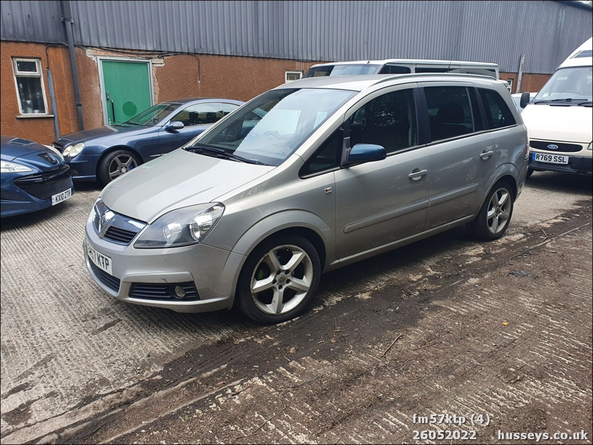 08/57 VAUXHALL ZAFIRA SRI - 1796cc 5dr MPV (Beige, 138k) - Image 4 of 26