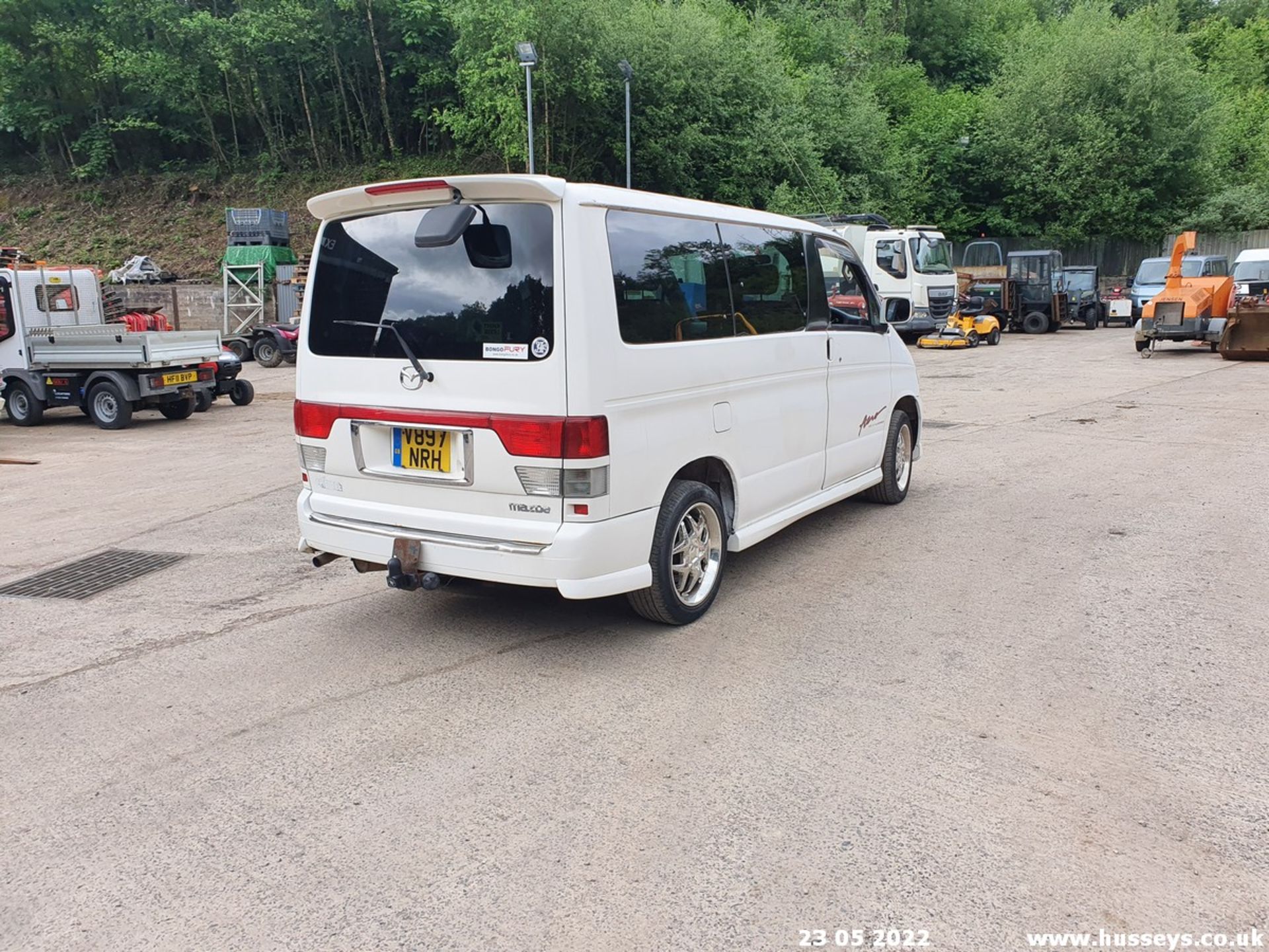 2000 MAZDA BONGO - 1998cc 4dr MPV (White) - Image 21 of 41