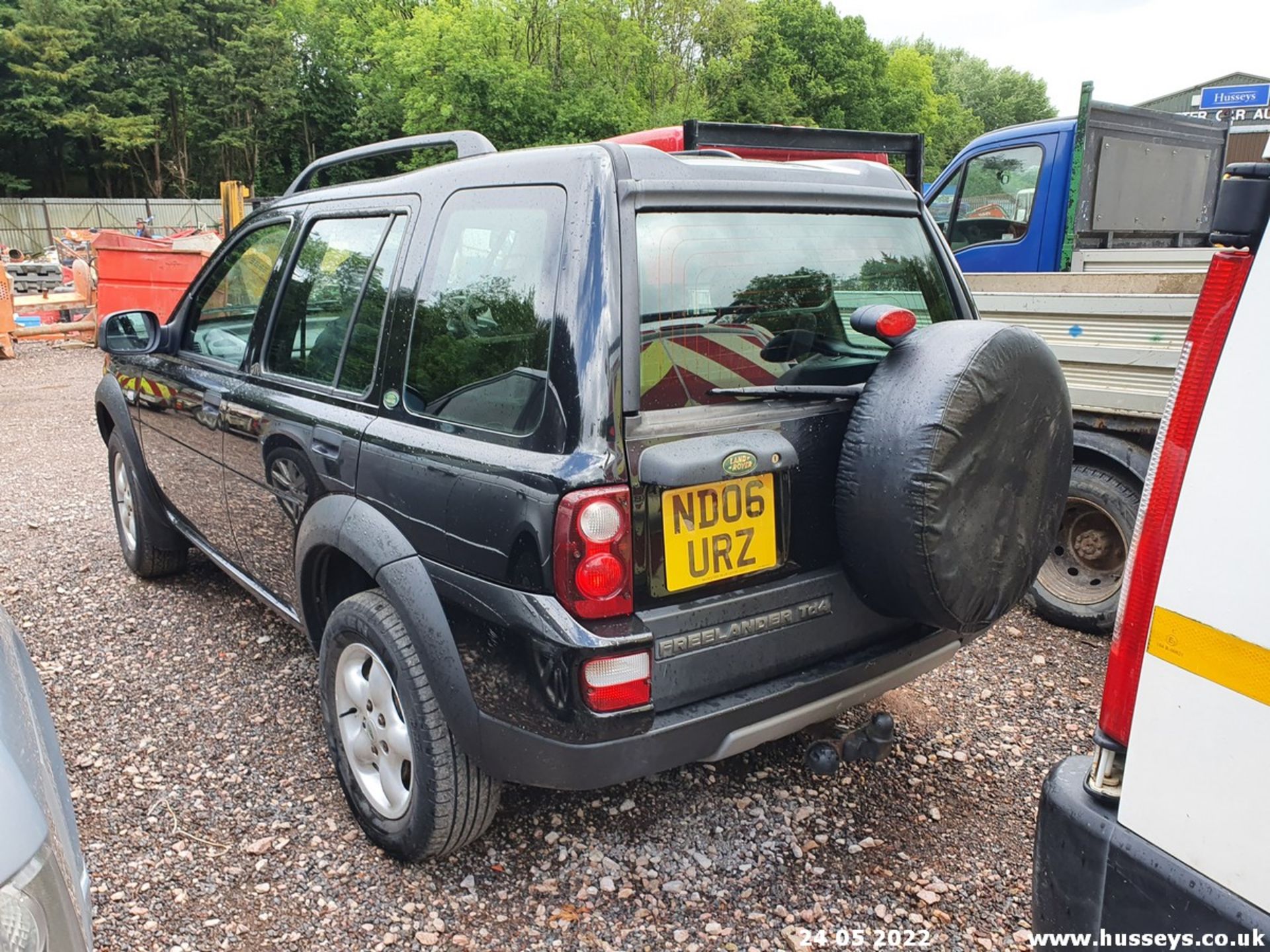 06/06 LAND ROVER FREELANDER ADVENTURER TD - 1951cc 5dr Estate (Black, 132k) - Image 13 of 26