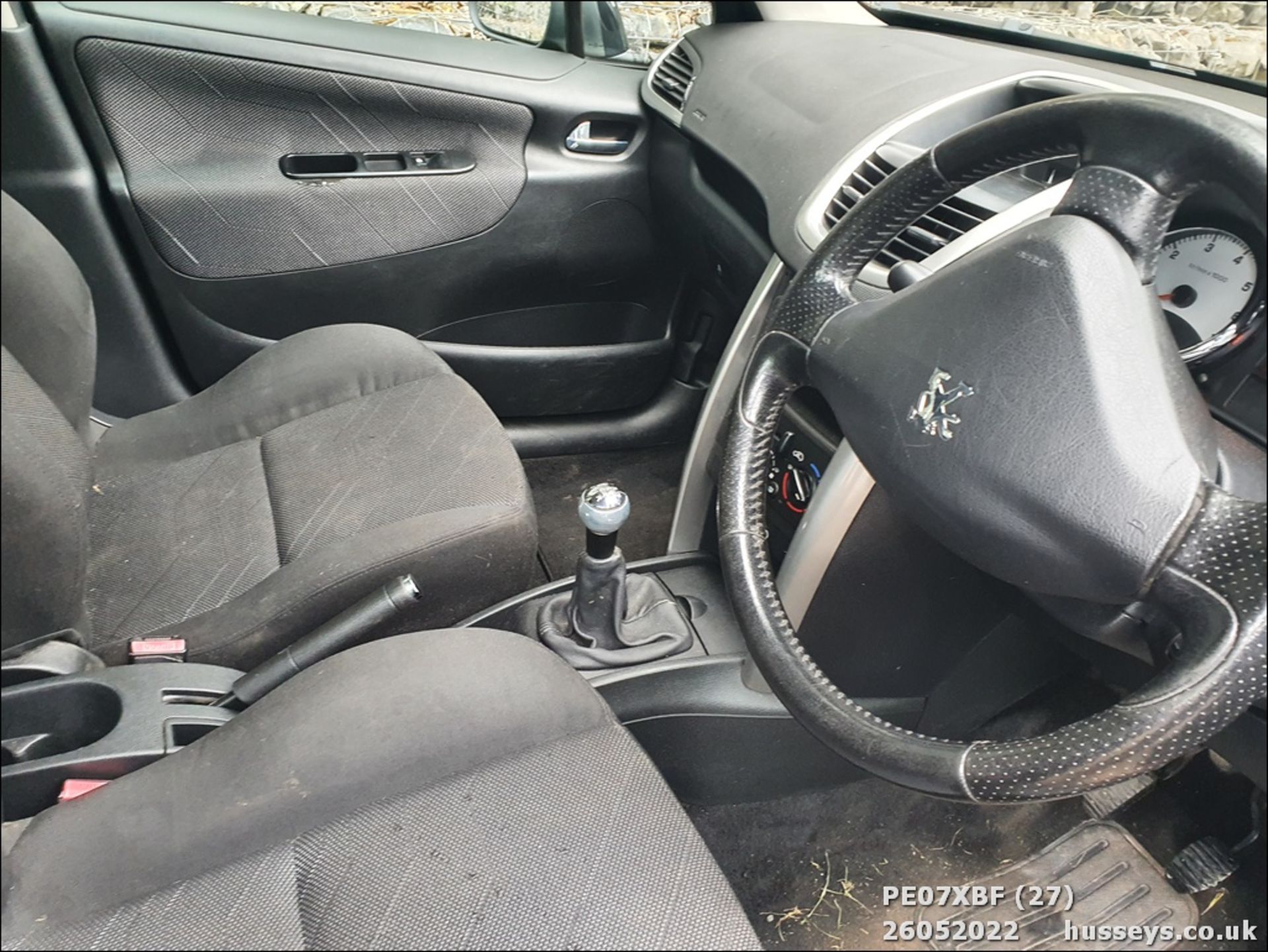 07/07 PEUGEOT 207 SPORT 87 - 1360cc 5dr Hatchback (Black) - Image 27 of 31