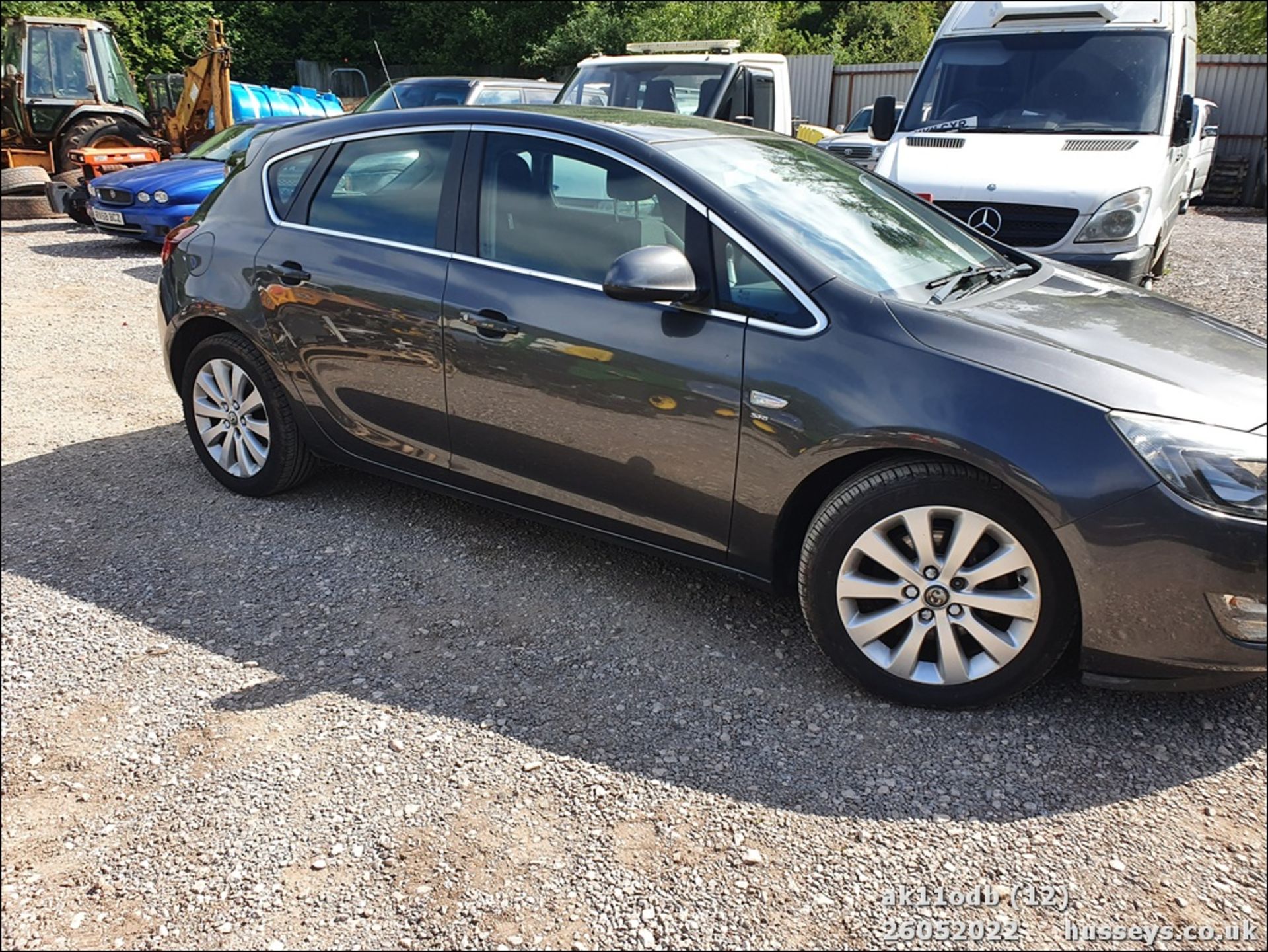 11/11 VAUXHALL ASTRA SRI CDTI 157 - 1956cc 5dr Hatchback (Grey, 105k) - Image 12 of 33