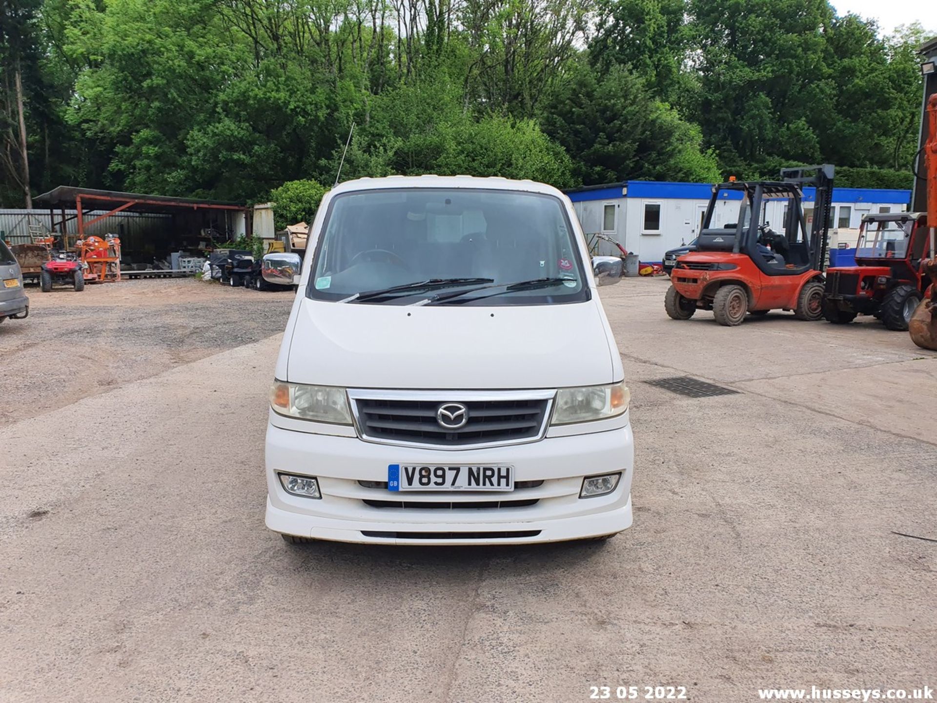 2000 MAZDA BONGO - 1998cc 4dr MPV (White) - Image 4 of 41