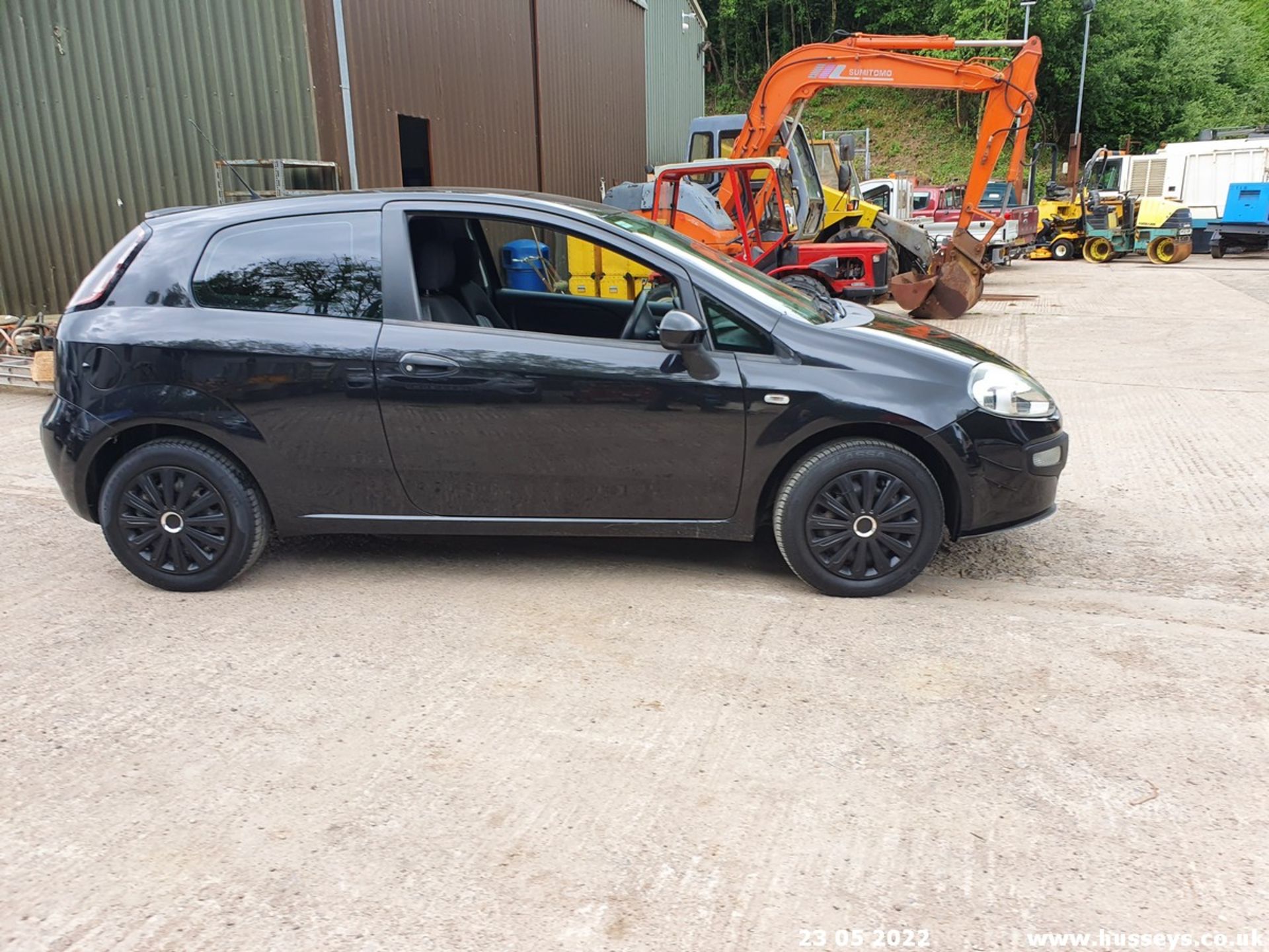 10/10 FIAT PUNTO EVO ACTIVE - 1368cc 3dr Hatchback (Black, 84k) - Image 31 of 56