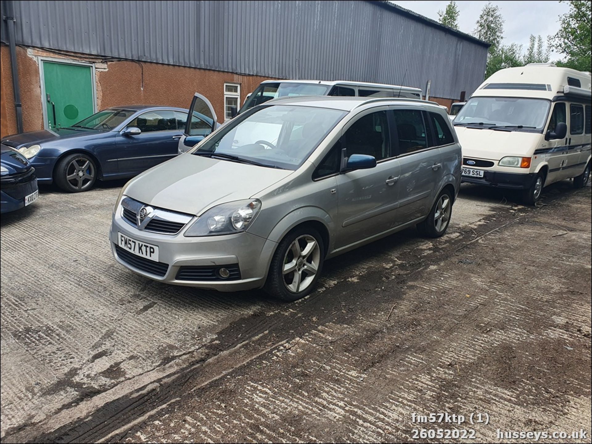 08/57 VAUXHALL ZAFIRA SRI - 1796cc 5dr MPV (Beige, 138k) - Image 2 of 26