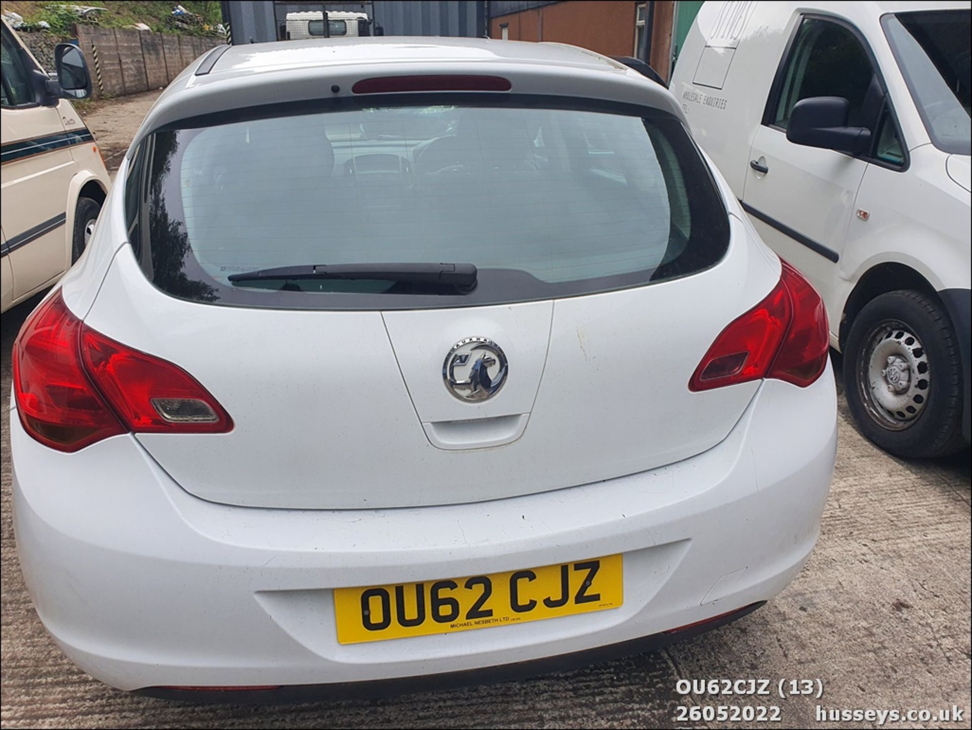 12/62 VAUXHALL ASTRA ES CDTI ECOFLEX - 1248cc 5dr Hatchback (White) - Image 13 of 30