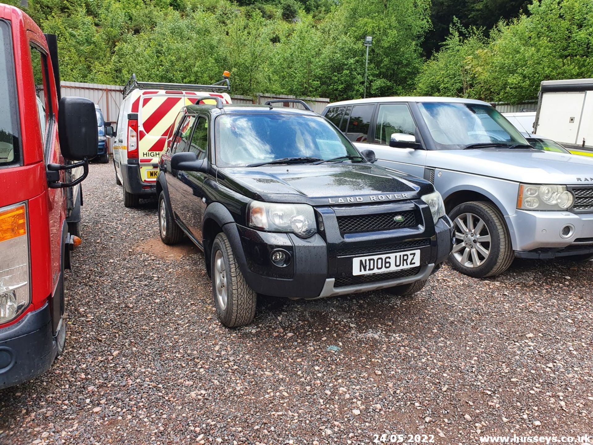 06/06 LAND ROVER FREELANDER ADVENTURER TD - 1951cc 5dr Estate (Black, 132k) - Image 8 of 26