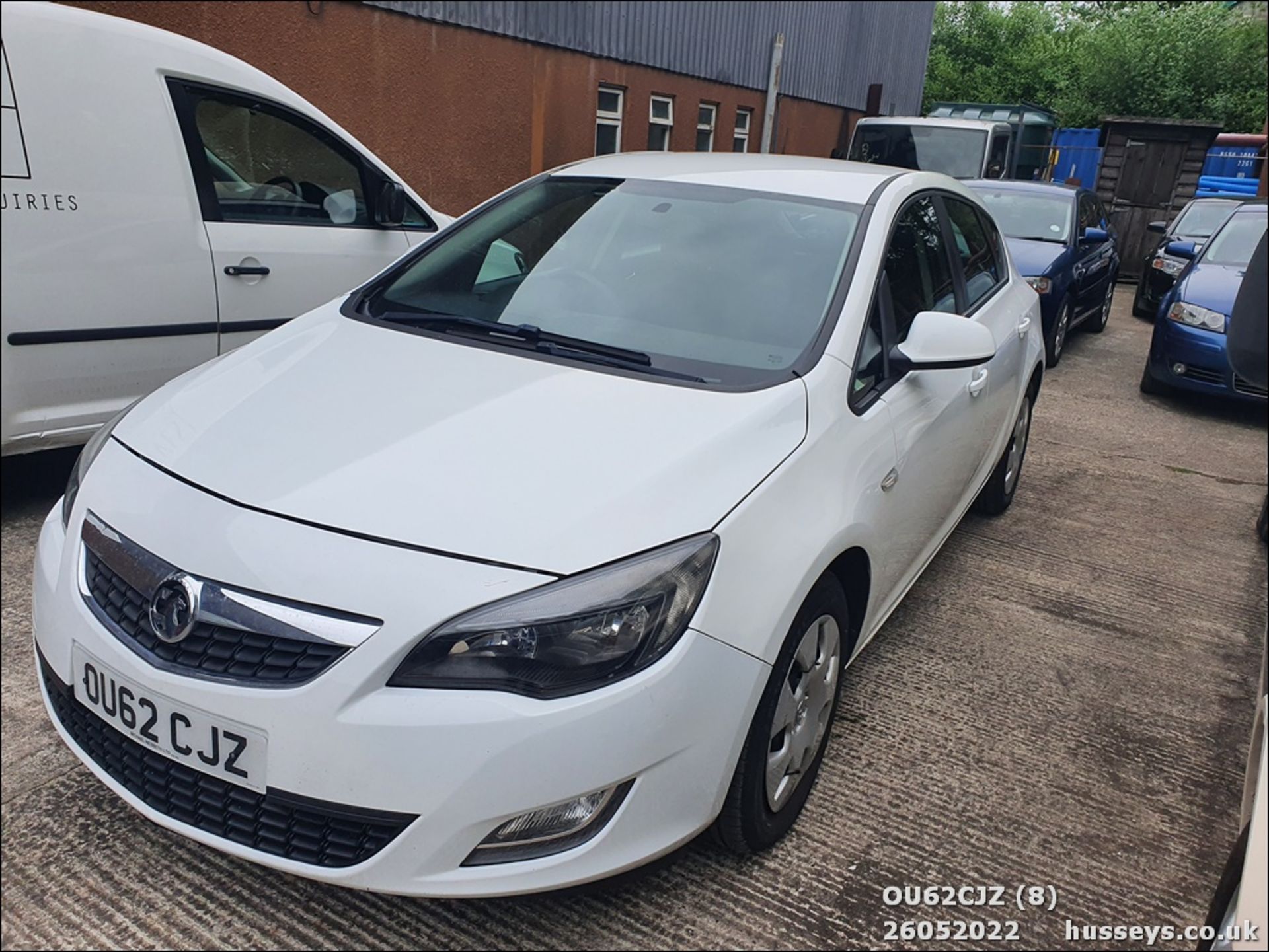 12/62 VAUXHALL ASTRA ES CDTI ECOFLEX - 1248cc 5dr Hatchback (White) - Image 8 of 30