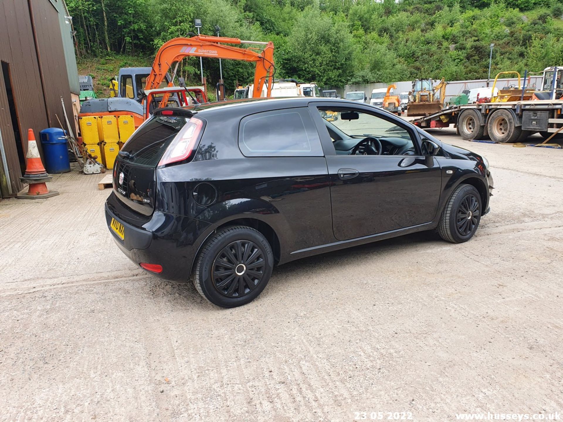 10/10 FIAT PUNTO EVO ACTIVE - 1368cc 3dr Hatchback (Black, 84k) - Image 27 of 56