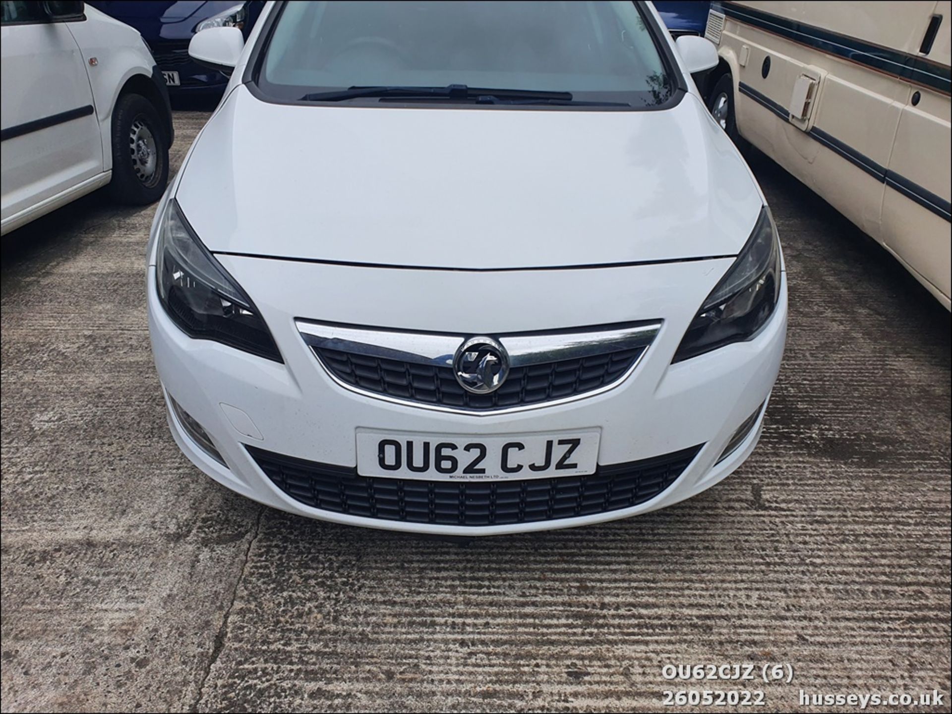 12/62 VAUXHALL ASTRA ES CDTI ECOFLEX - 1248cc 5dr Hatchback (White) - Image 6 of 30