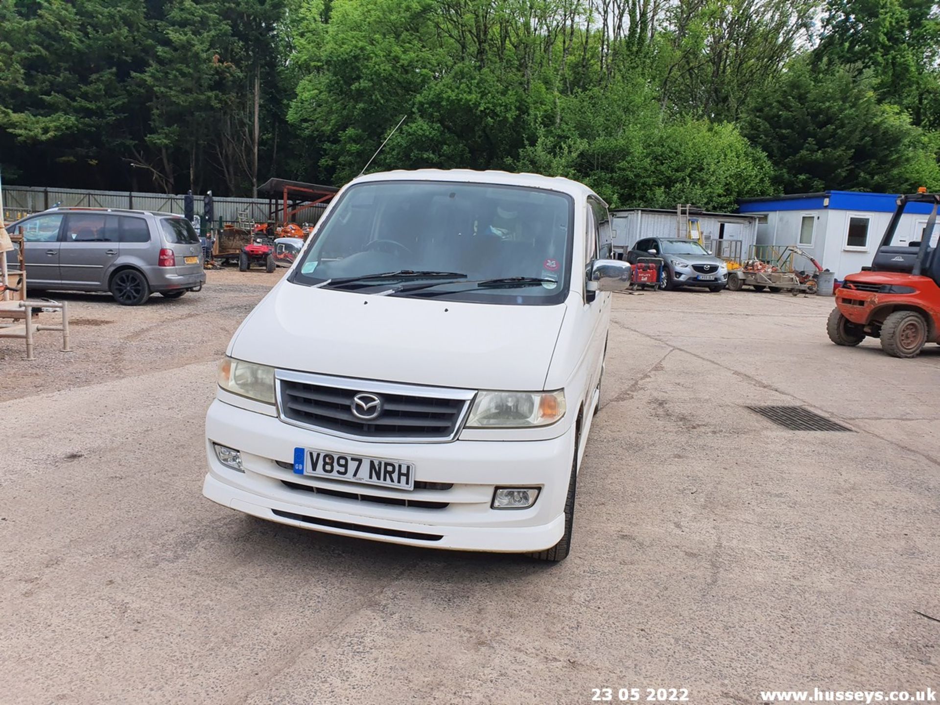 2000 MAZDA BONGO - 1998cc 4dr MPV (White) - Image 6 of 41