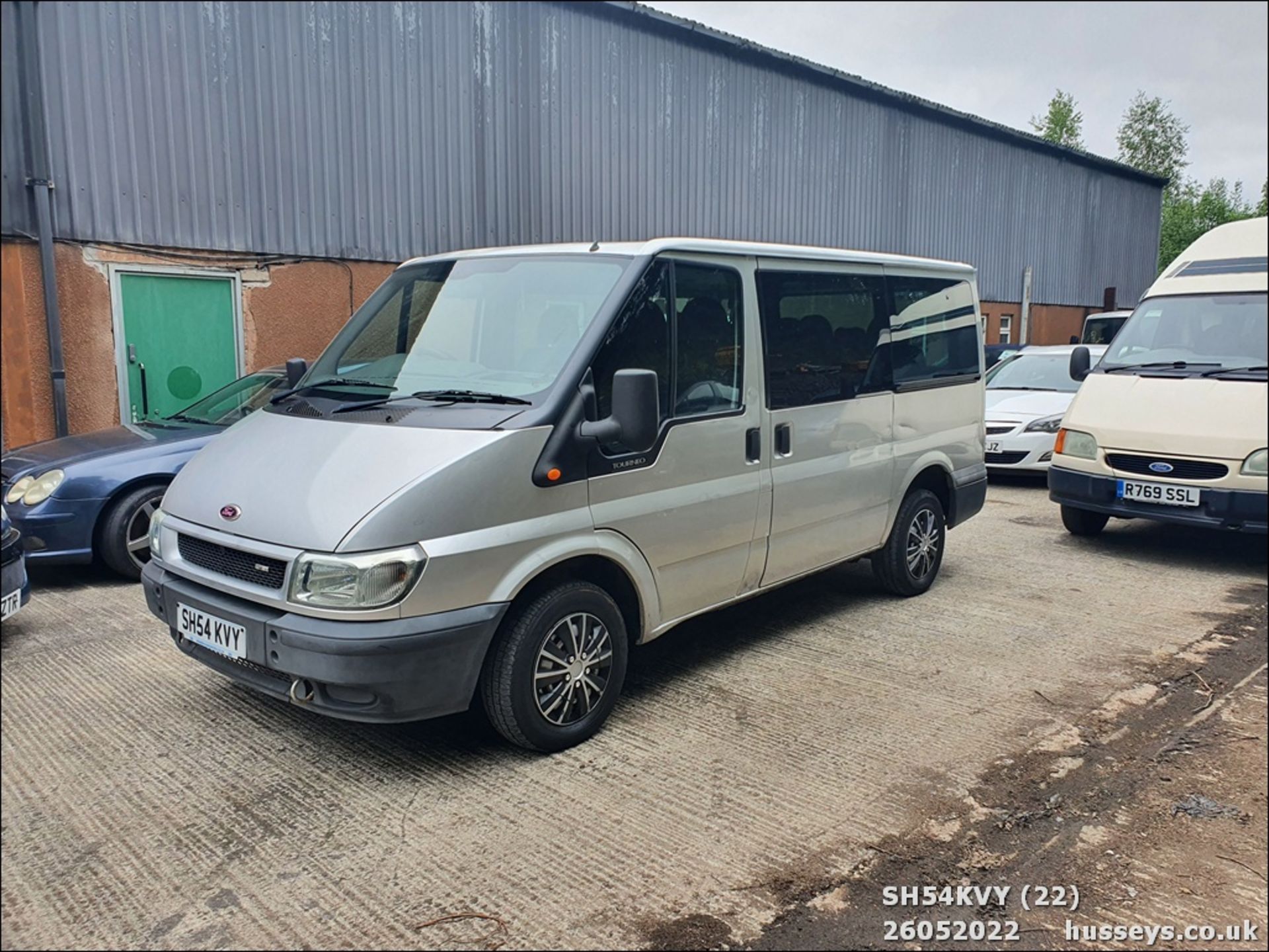 04/54 FORD TOURNEO GLX 280 SWB - 1998cc 5dr Minibus (Silver) - Image 22 of 34