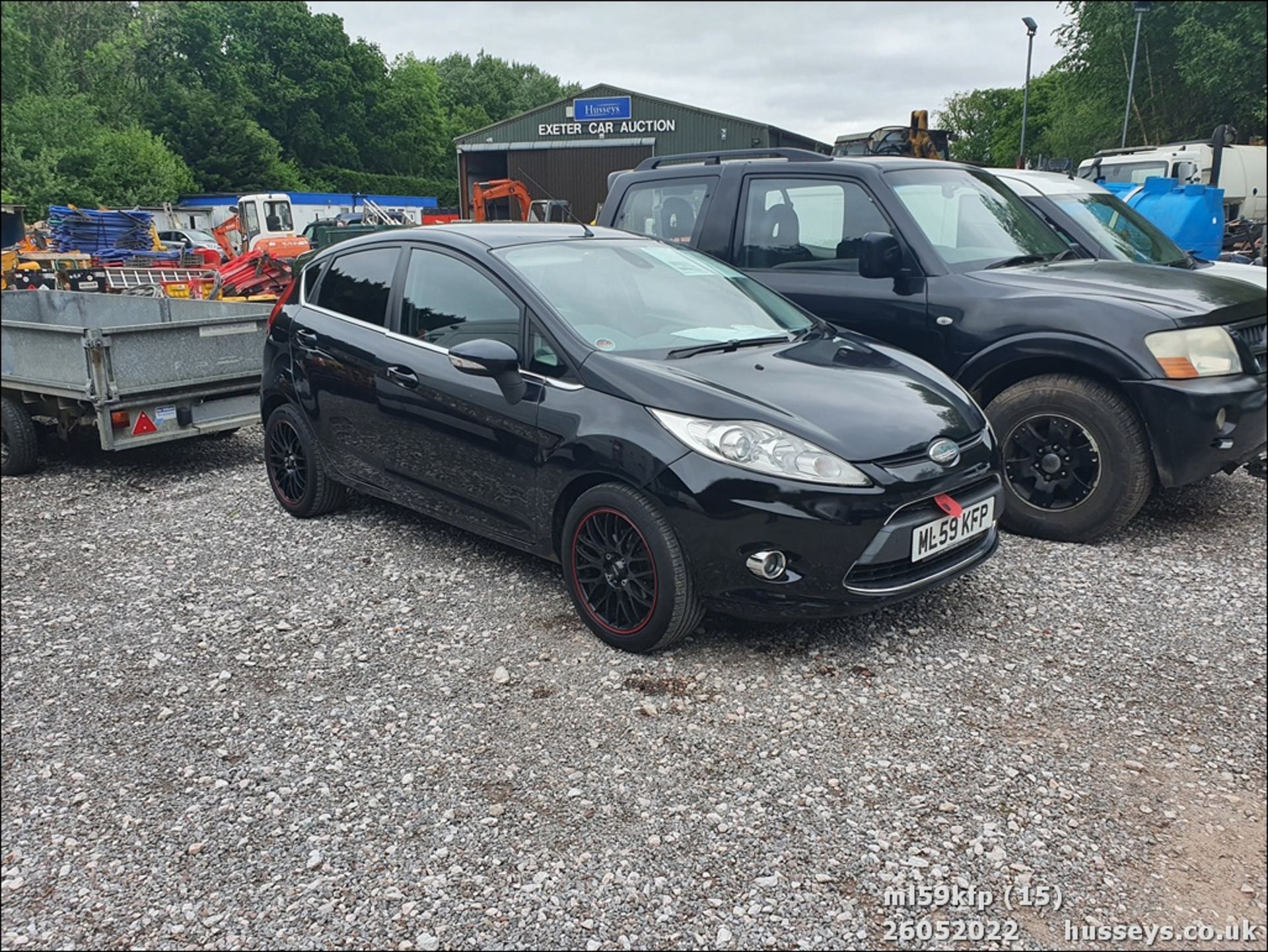 09/59 FORD FIESTA ZETEC 95 - 1388cc 5dr Hatchback (Black) - Image 15 of 24