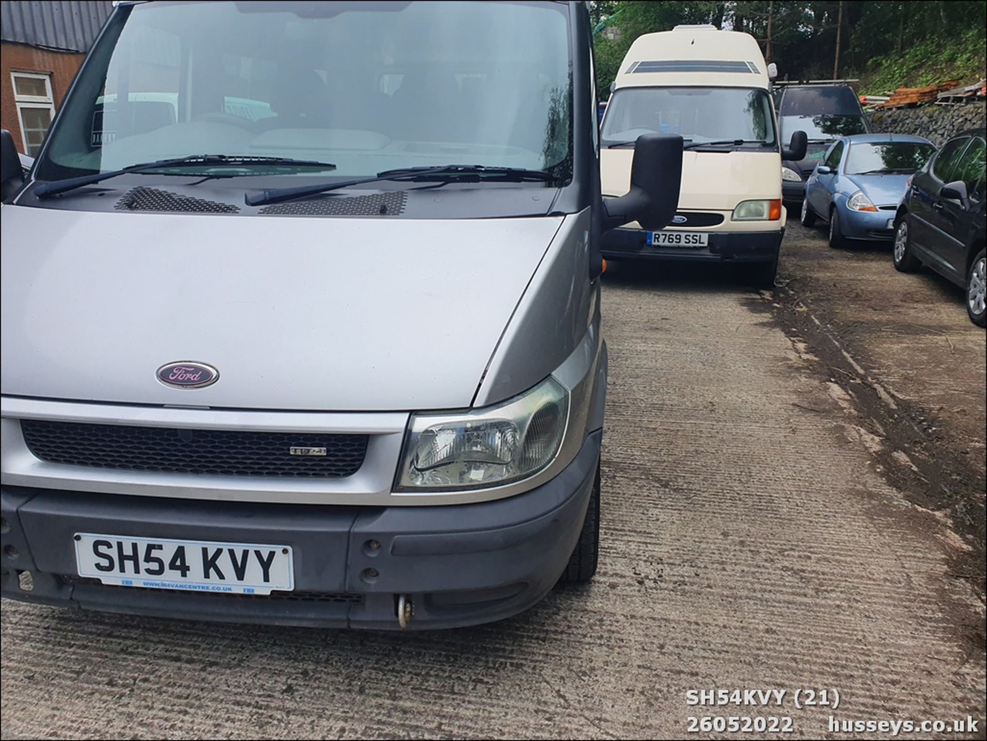 04/54 FORD TOURNEO GLX 280 SWB - 1998cc 5dr Minibus (Silver) - Image 21 of 34