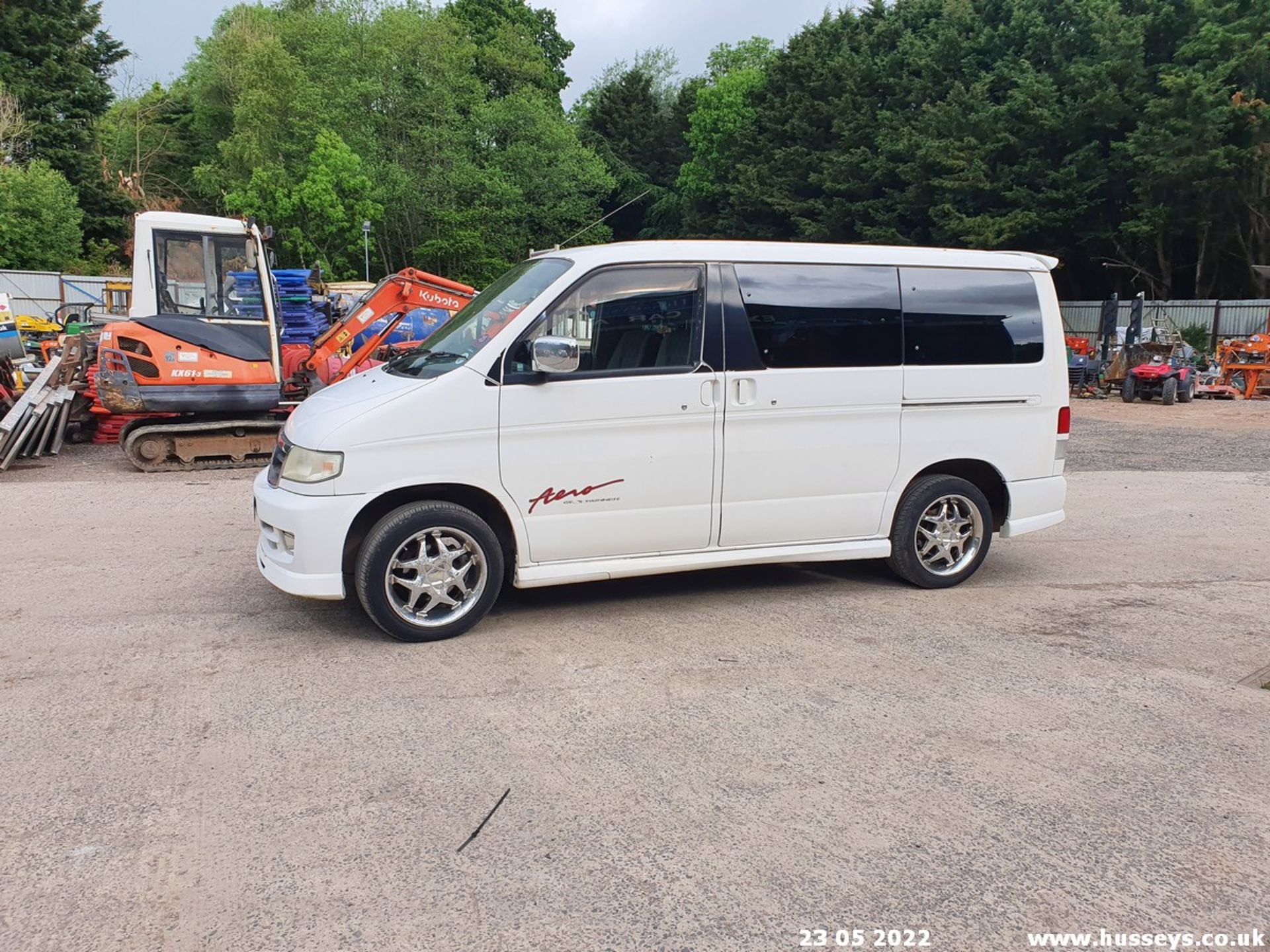 2000 MAZDA BONGO - 1998cc 4dr MPV (White) - Image 10 of 41