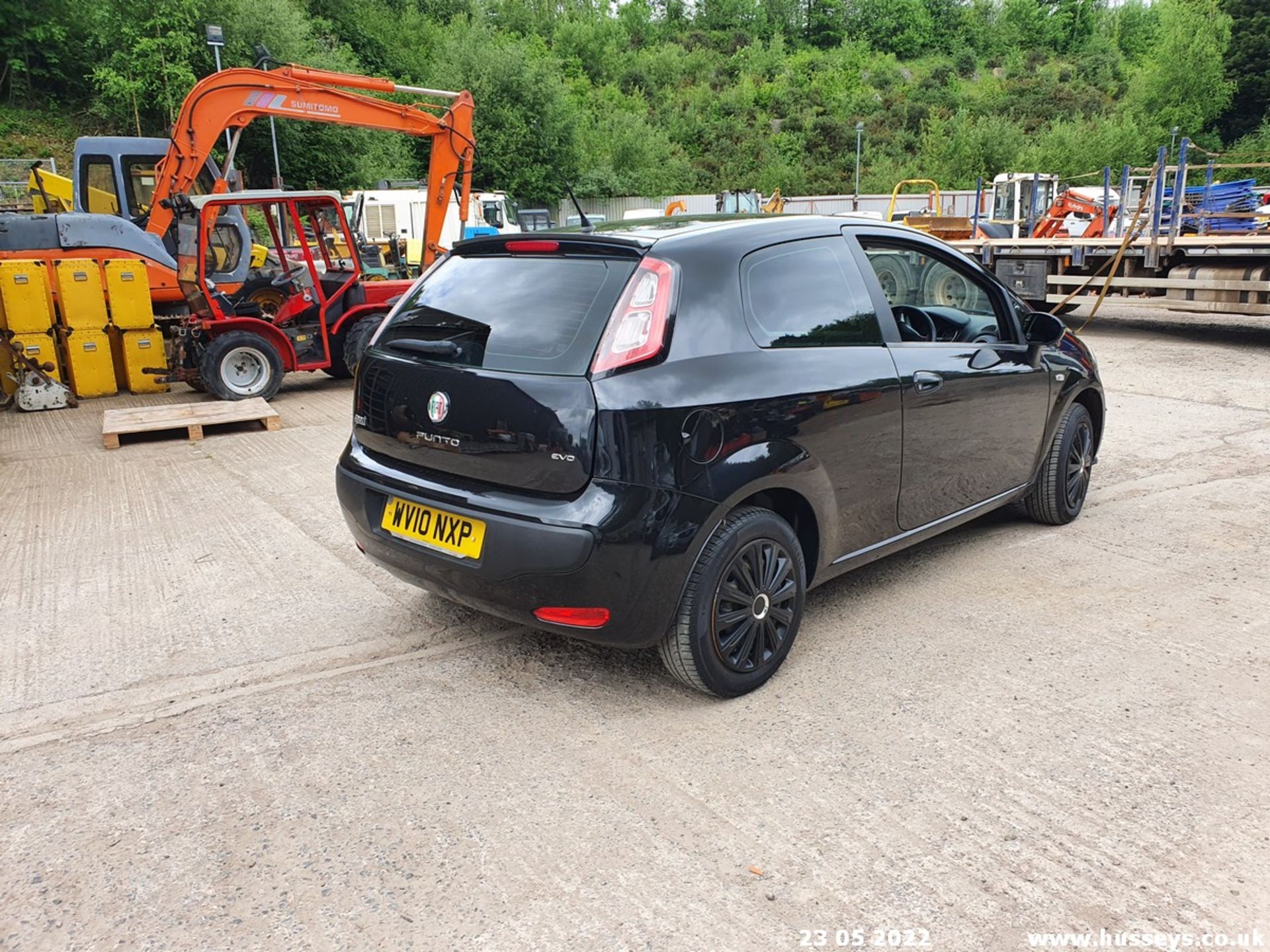 10/10 FIAT PUNTO EVO ACTIVE - 1368cc 3dr Hatchback (Black, 84k) - Image 24 of 56