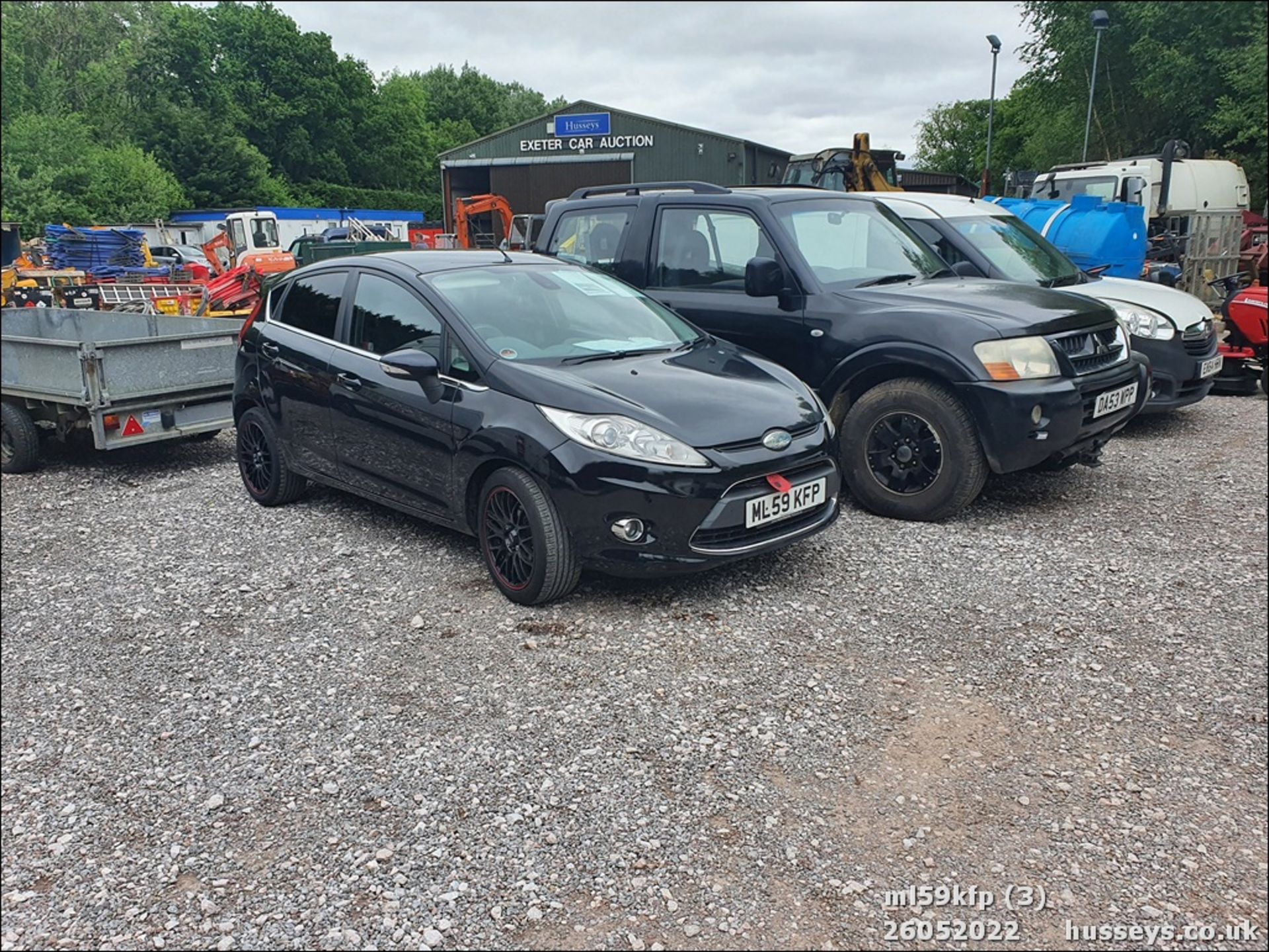 09/59 FORD FIESTA ZETEC 95 - 1388cc 5dr Hatchback (Black) - Image 3 of 24