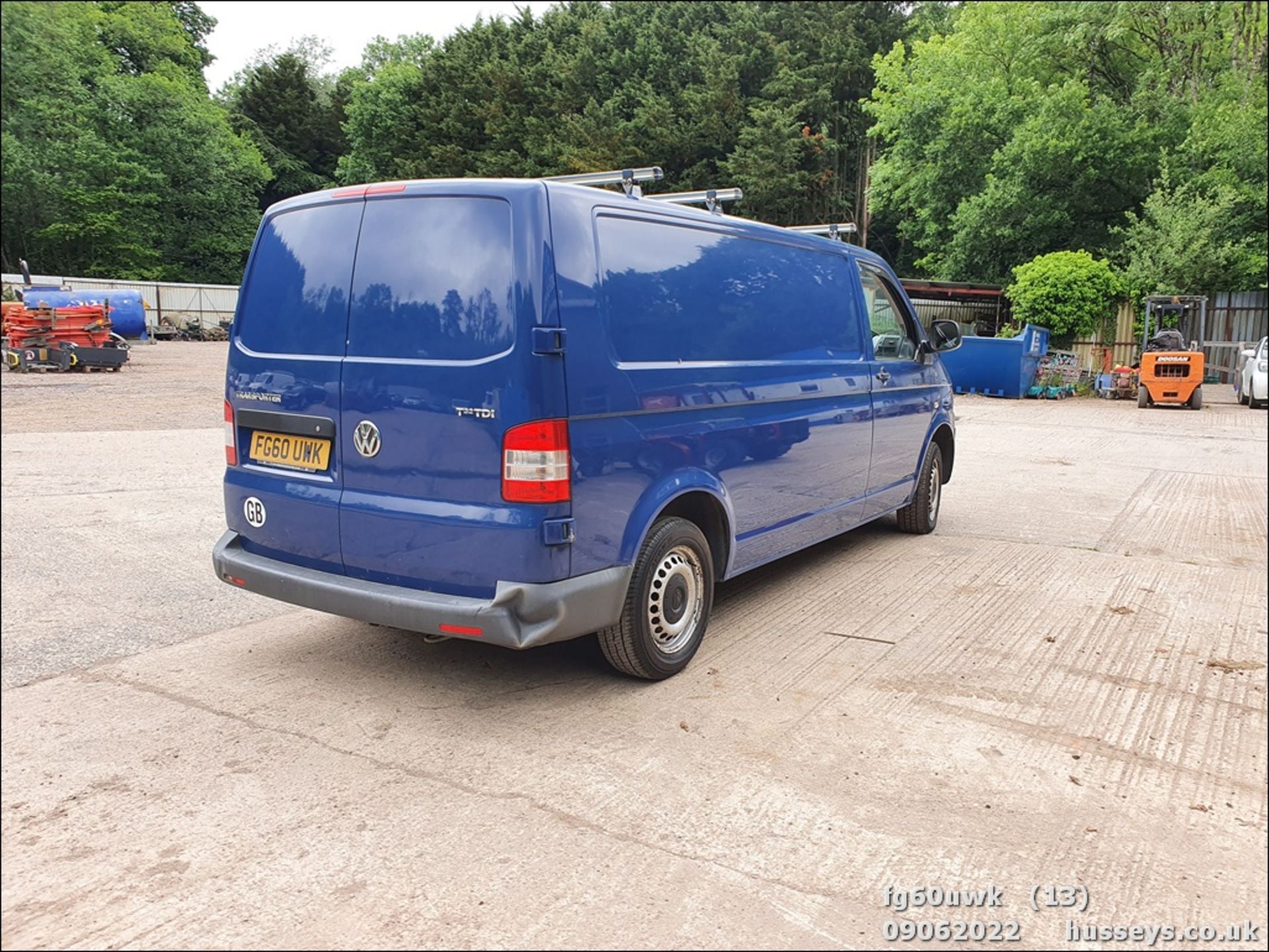 11/60 VOLKSWAGEN TRANSPORTER T32 102 TDI LWB - 1968cc 5dr Van (Blue) - Image 42 of 54