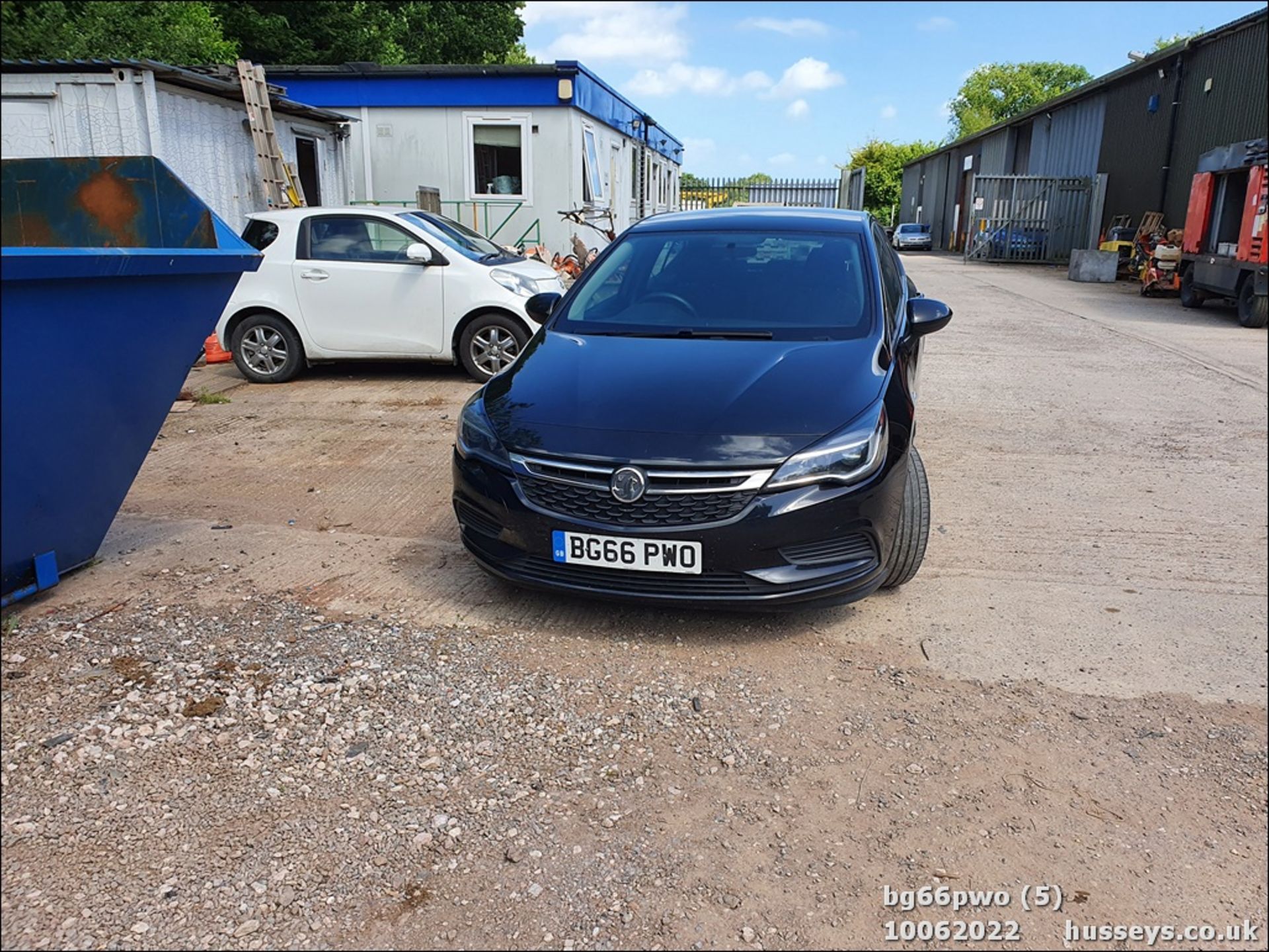 16/66 VAUXHALL ASTRA TECH LINE CDTI EFLE - 1598cc 5dr Hatchback (Black, 96k) - Image 5 of 29