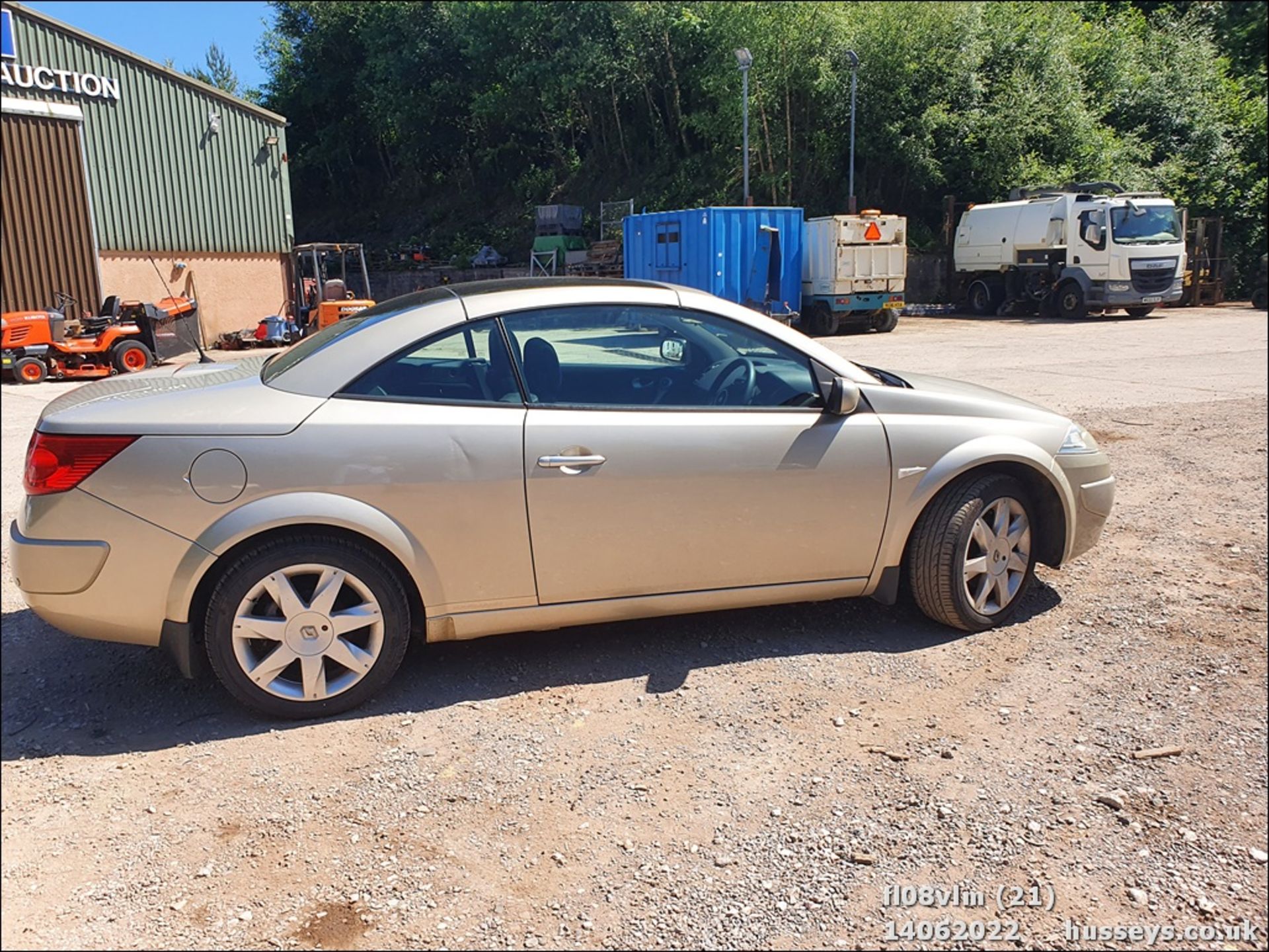 08/08 RENAULT MEGANE DYNAMIQUE DCI 106 - 1461cc 2dr Convertible (Gold, 71k) - Image 21 of 43