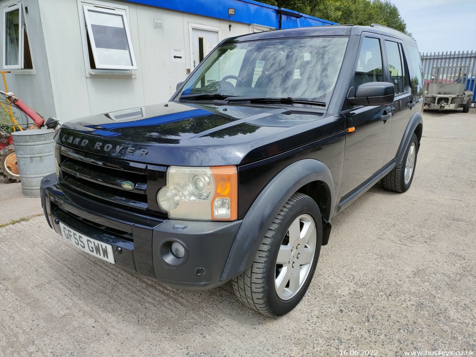 05/55 LAND ROVER DISCOVERY 3 TDV6 AUTO - 2720cc 5dr Estate (Blue, 175k) - Image 4 of 22