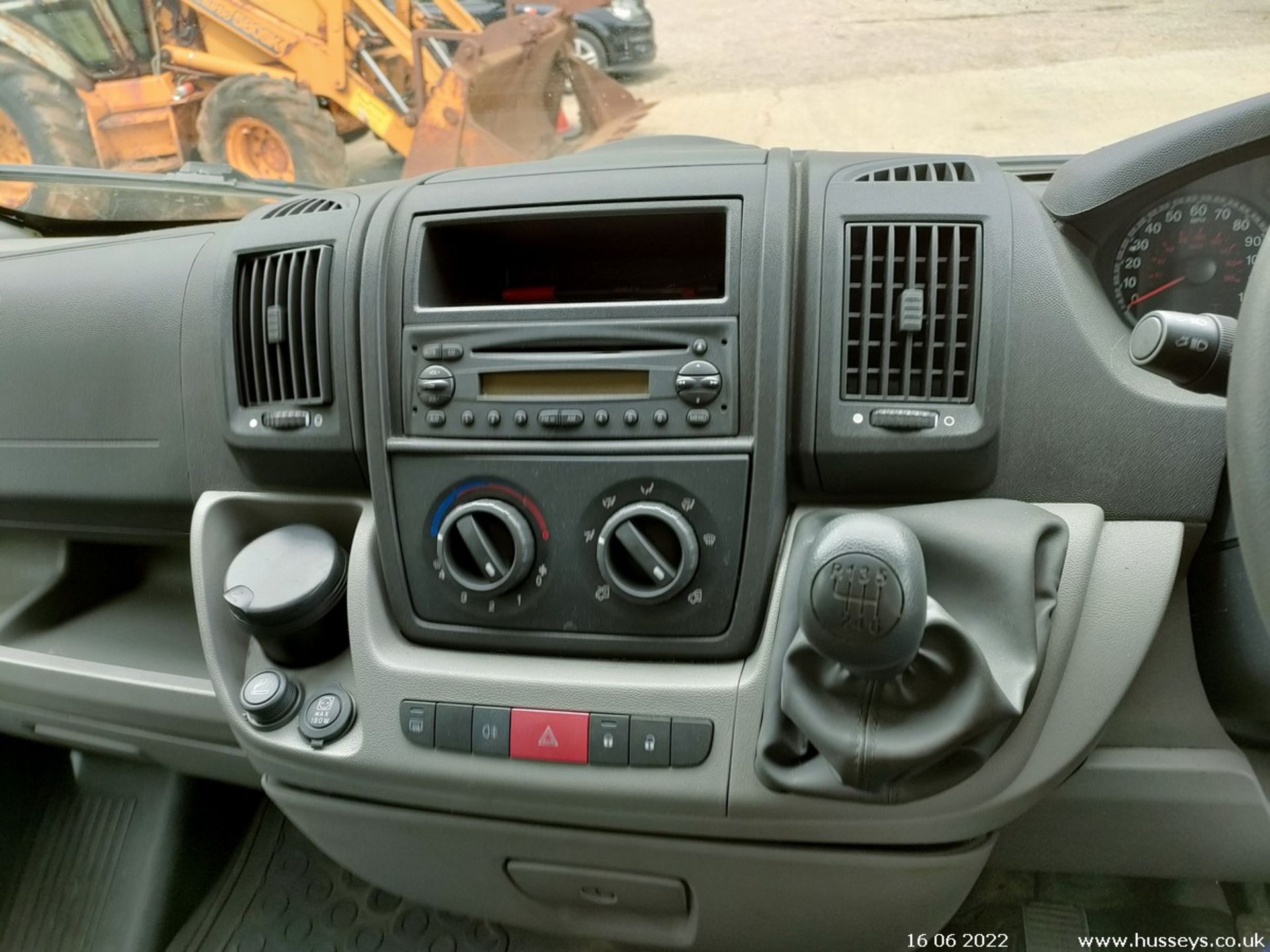 08/08 PEUGEOT BOXER 333 MWB - 2198cc 5dr Van (White, 42k) - Image 19 of 21