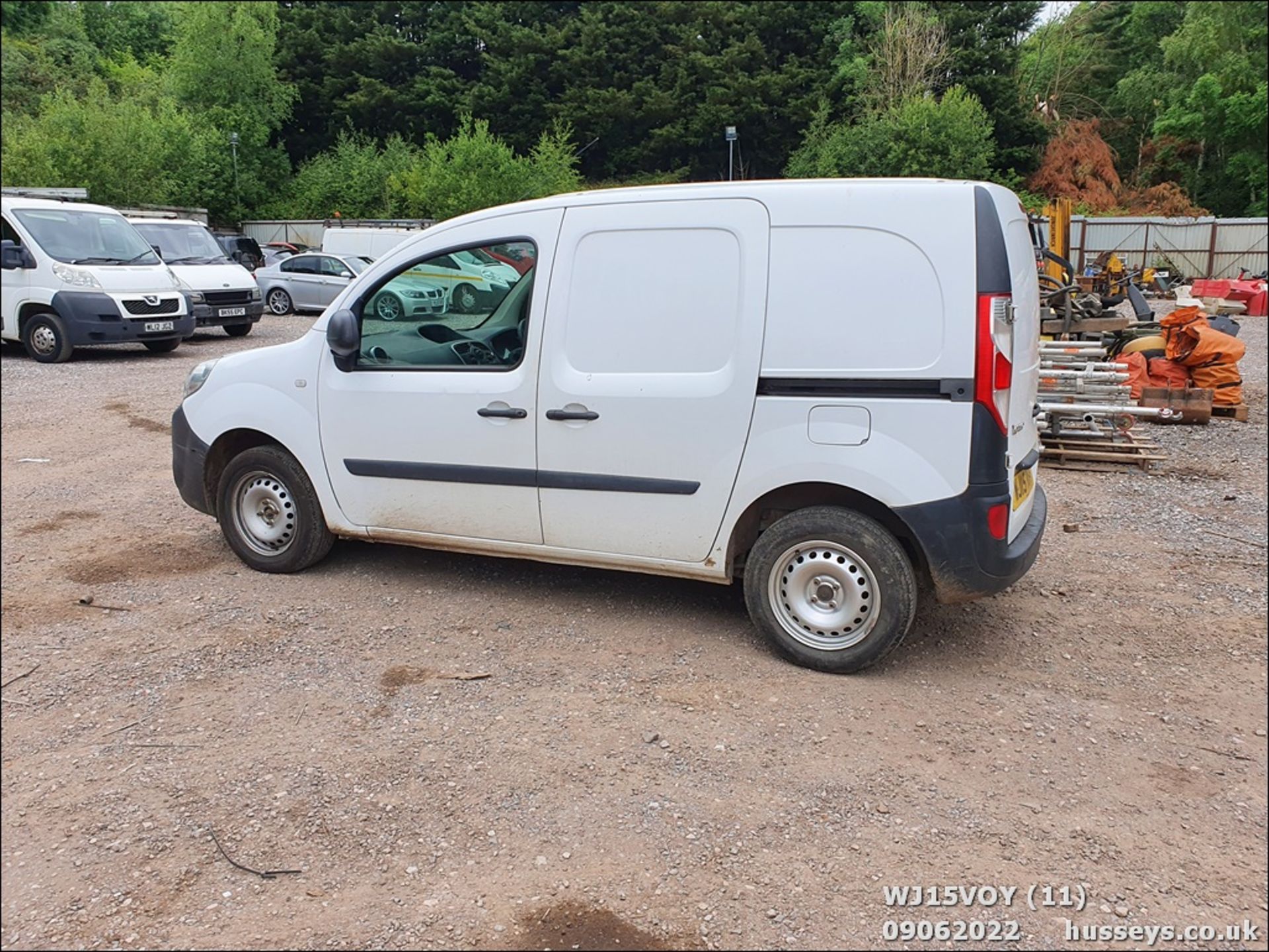 15/15 RENAULT KANGOO ML19 DCI - 1461cc 5dr Van (White) - Image 11 of 36