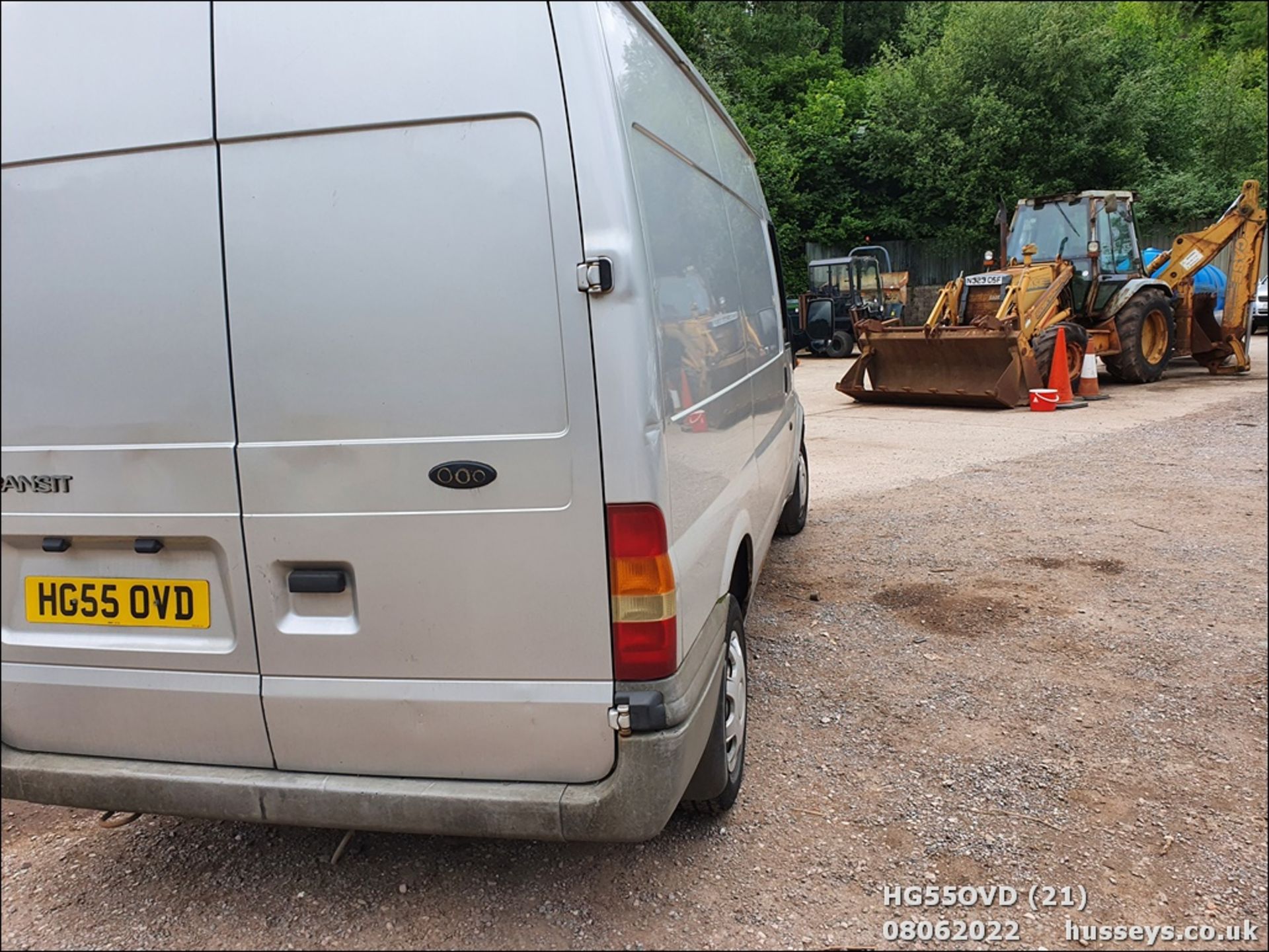 05/55 FORD TRANSIT 280 MWB - 1998cc 2dr Van (Silver) - Image 21 of 34