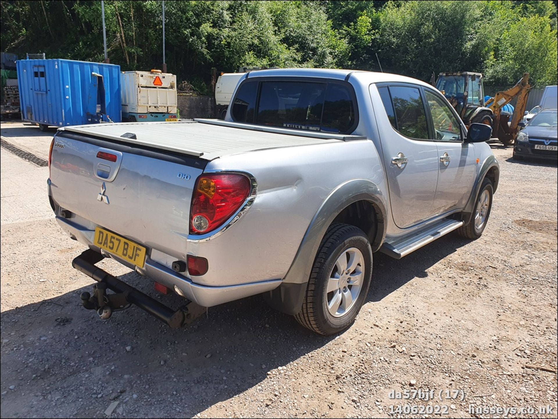 07/57 MITSUBISHI L200 ANIMAL DI-D D/C - 2477cc 4dr 4x4 (Silver, 96k) - Image 17 of 26