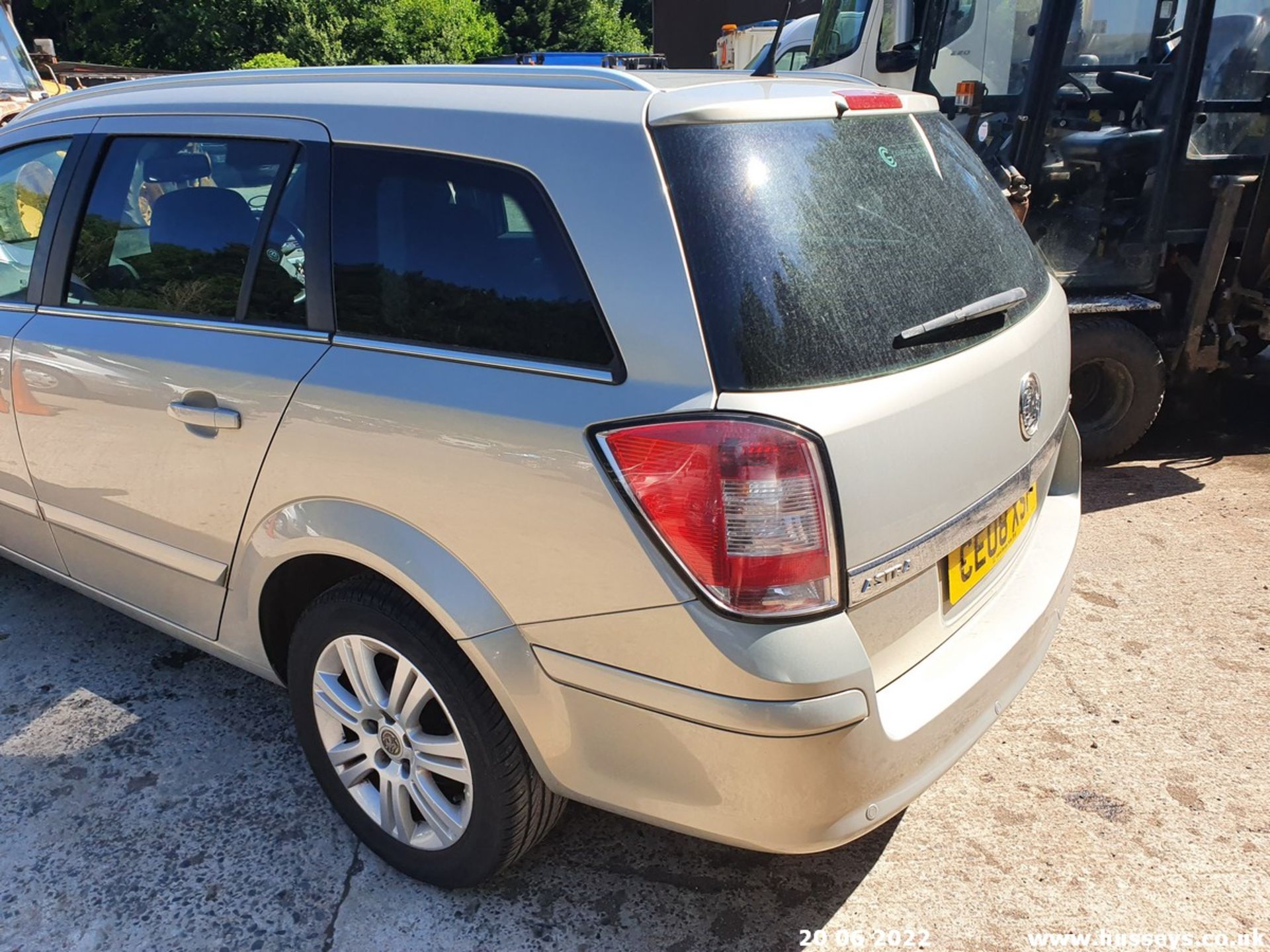 08/08 VAUXHALL ASTRA DESIGN A - 1796cc 5dr Estate (Beige, 70k) - Image 13 of 34