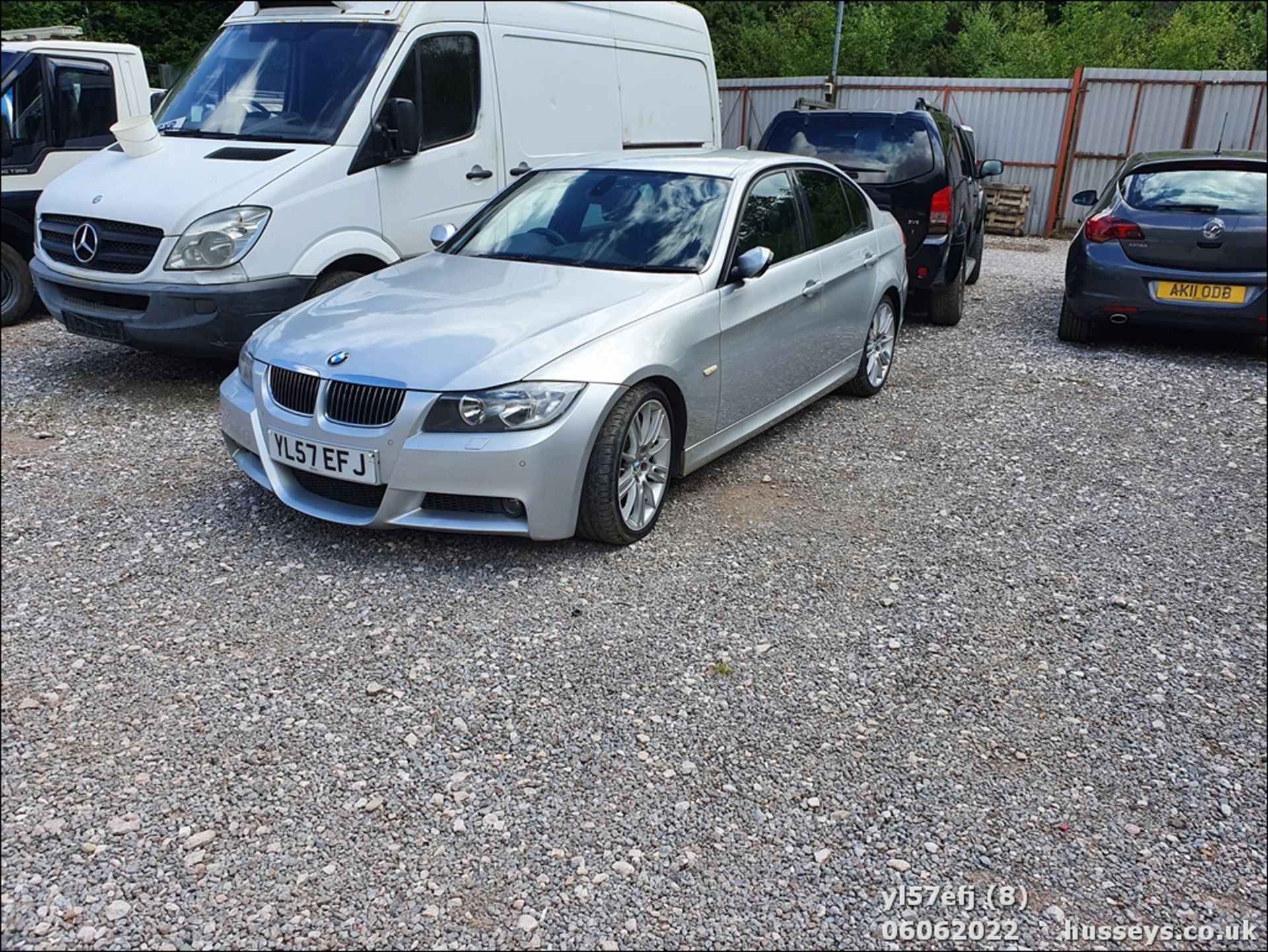 08/57 BMW 330D M SPORT AUTO - 2993cc 4dr Saloon (Silver) - Image 9 of 40