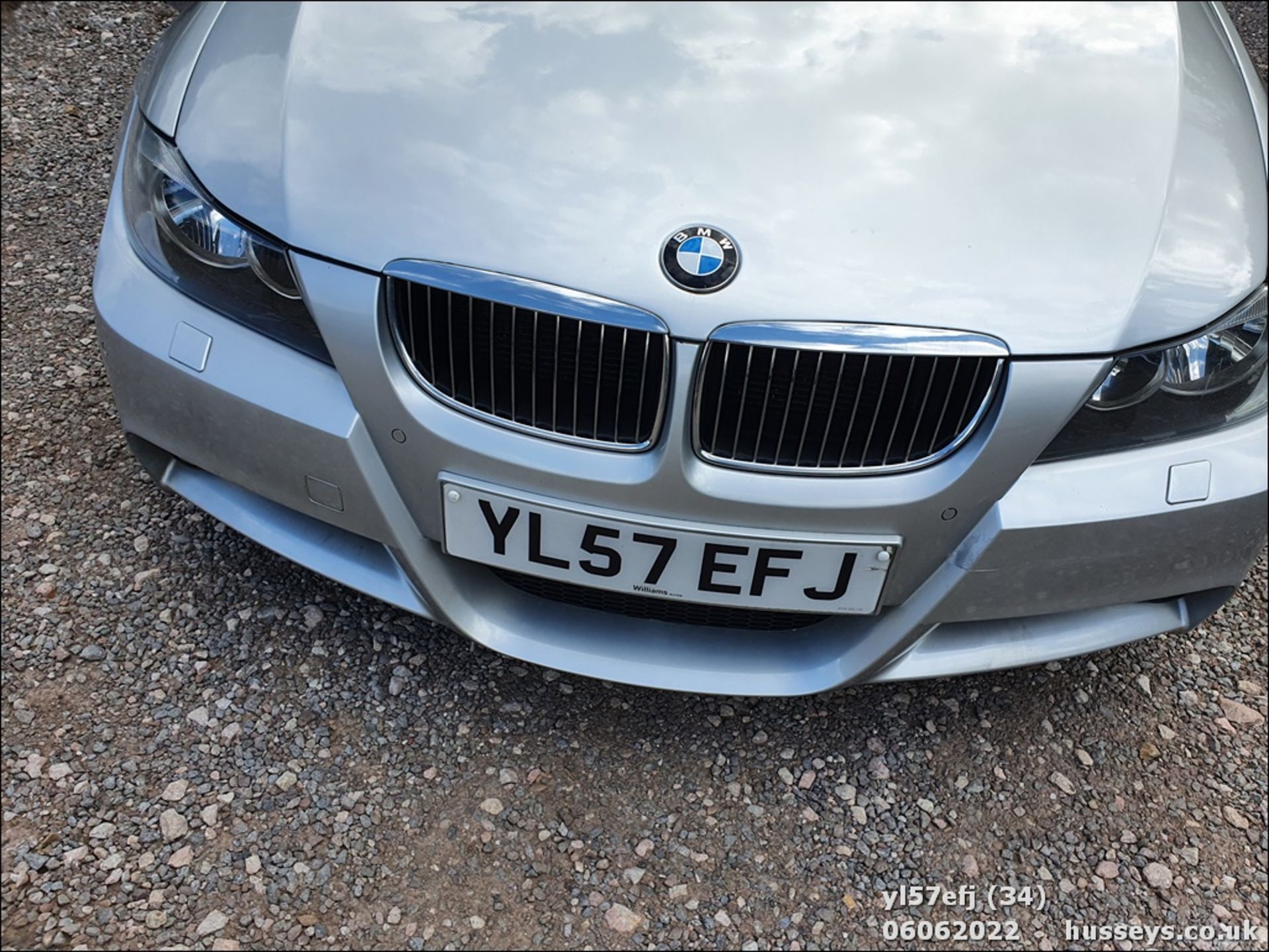 08/57 BMW 330D M SPORT AUTO - 2993cc 4dr Saloon (Silver) - Image 34 of 40