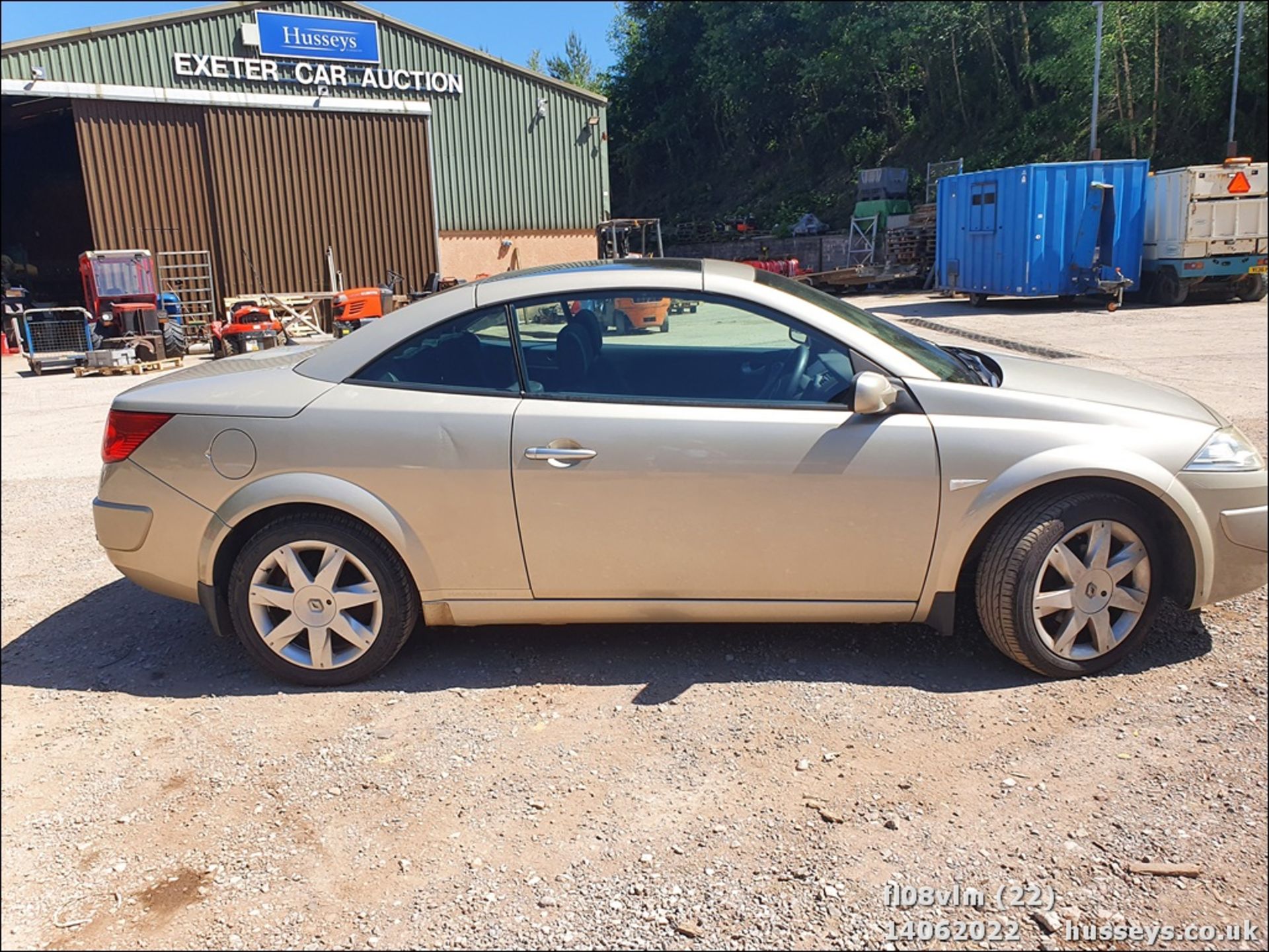 08/08 RENAULT MEGANE DYNAMIQUE DCI 106 - 1461cc 2dr Convertible (Gold, 71k) - Image 22 of 43