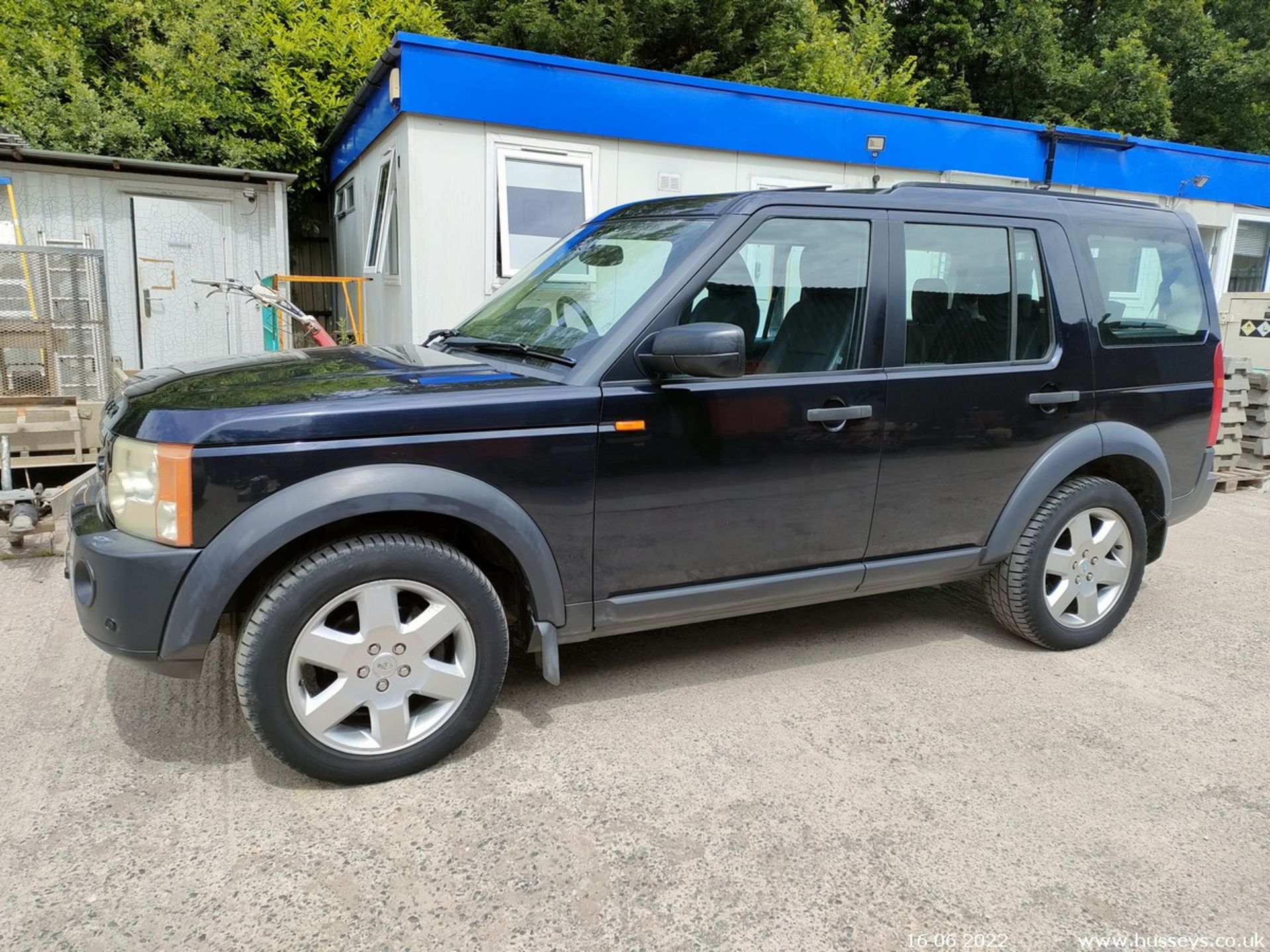 05/55 LAND ROVER DISCOVERY 3 TDV6 AUTO - 2720cc 5dr Estate (Blue, 175k) - Image 6 of 22