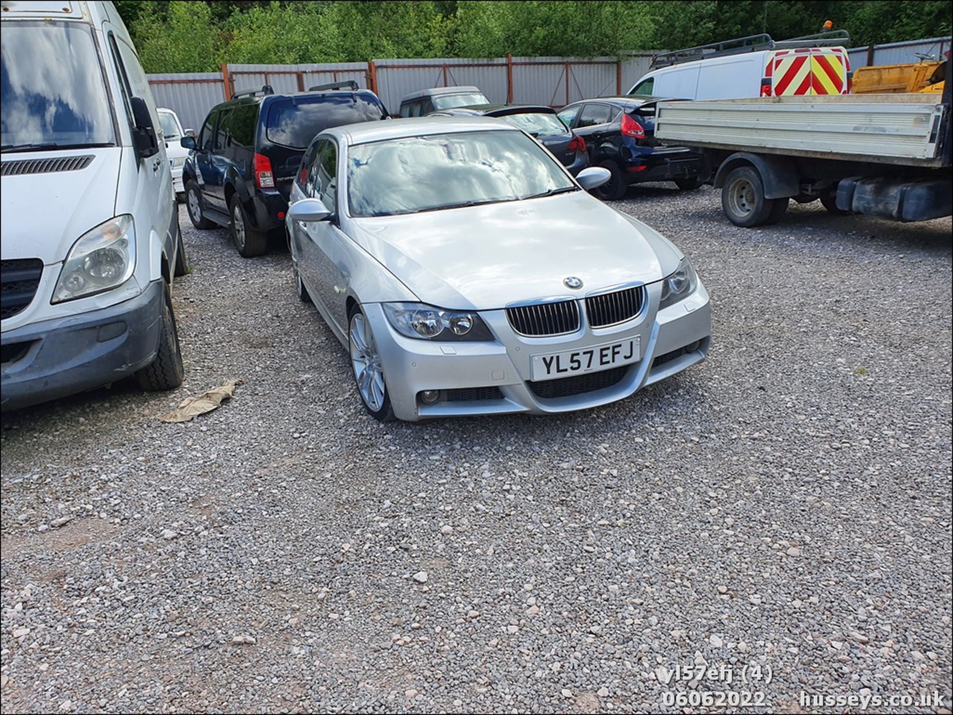 08/57 BMW 330D M SPORT AUTO - 2993cc 4dr Saloon (Silver) - Image 5 of 40