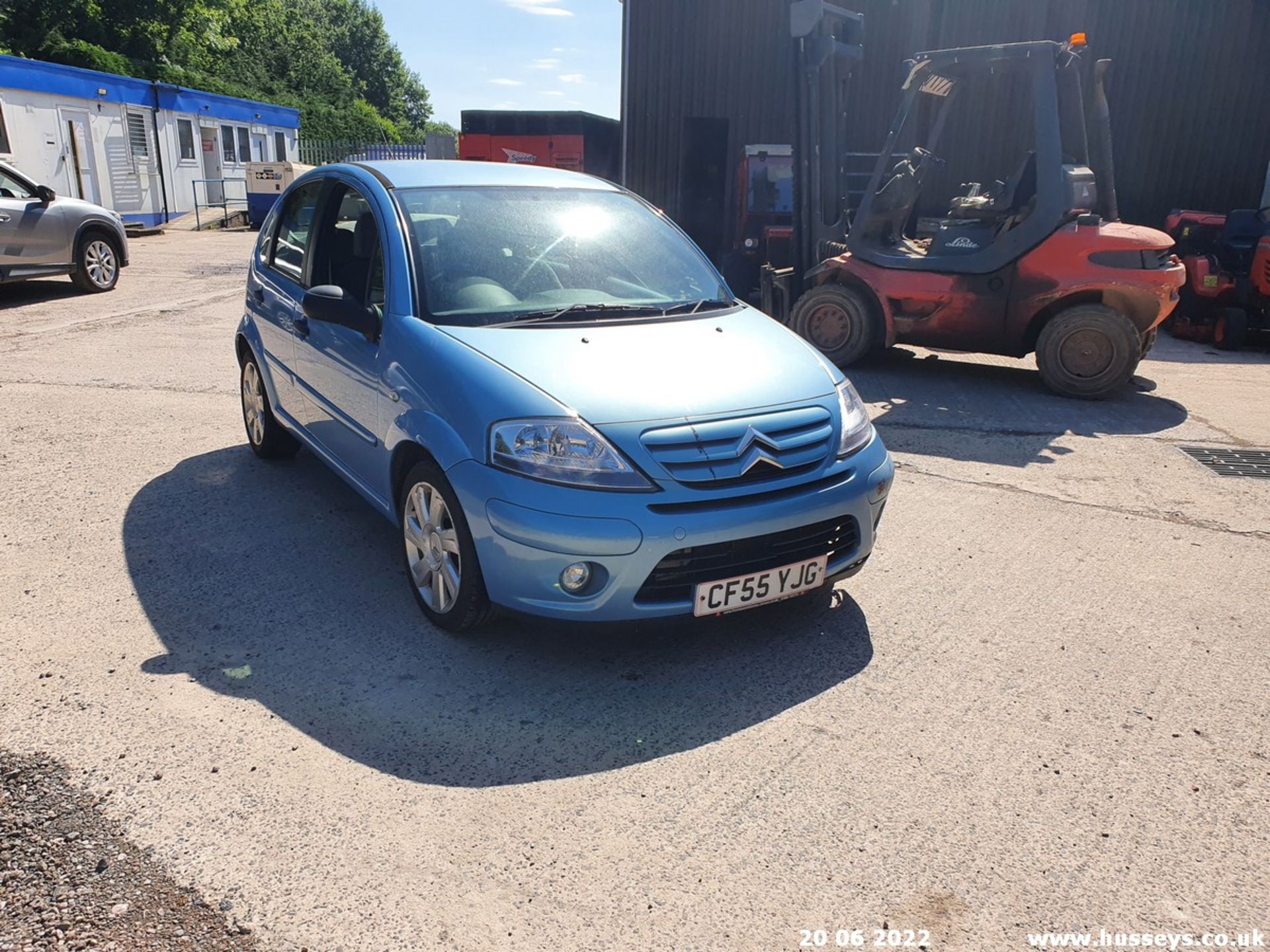 06/55 CITROEN C3 SX AUTO - 1587cc 5dr Hatchback (Blue, 75k) - Image 5 of 36