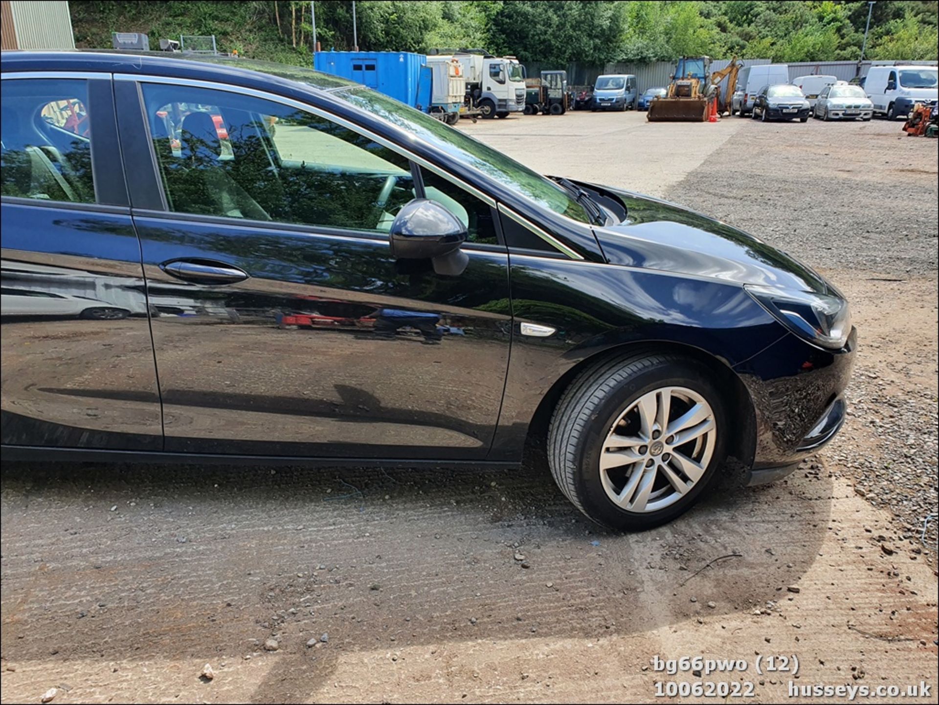 16/66 VAUXHALL ASTRA TECH LINE CDTI EFLE - 1598cc 5dr Hatchback (Black, 96k) - Image 12 of 29