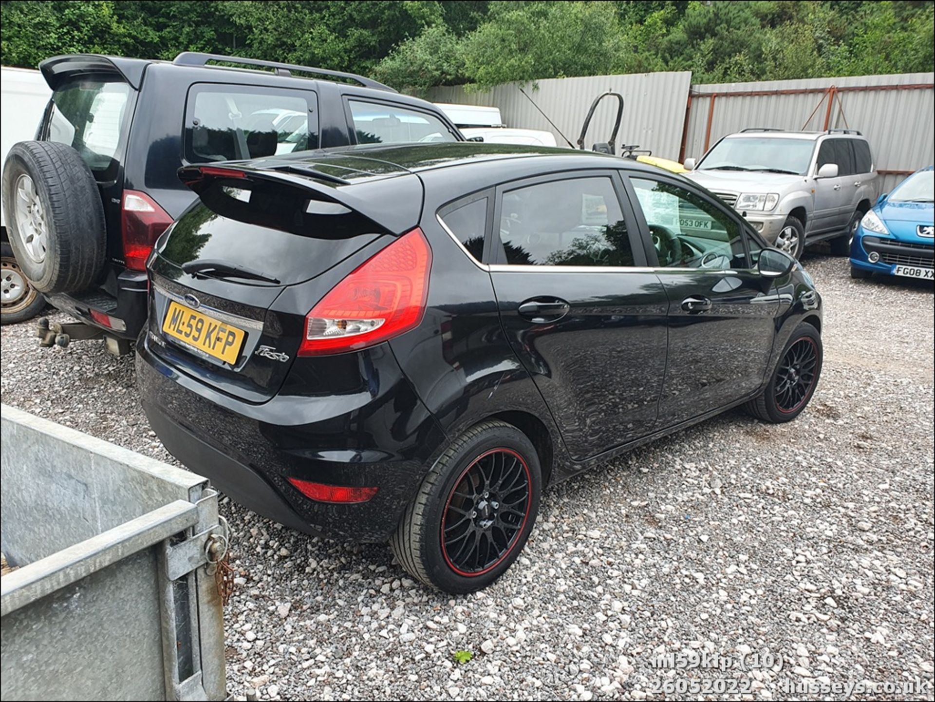 09/59 FORD FIESTA ZETEC 95 - 1388cc 5dr Hatchback (Black) - Image 10 of 24