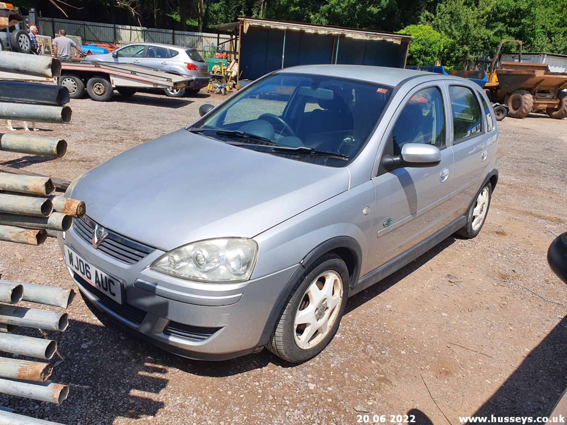 06/06 VAUXHALL CORSA ACTIVE CDTI - 1248cc 5dr Hatchback (Silver, 109k) - Image 12 of 29