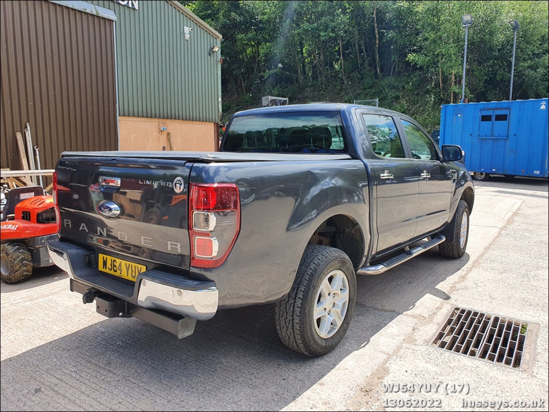 14/64 FORD RANGER LIMITED 4X4 TDCI - 2198cc 4dr 4x4 (Grey, 106k) - Image 17 of 43