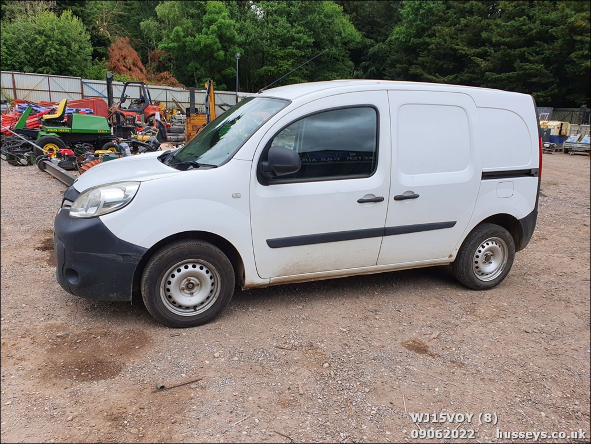 15/15 RENAULT KANGOO ML19 DCI - 1461cc 5dr Van (White) - Image 8 of 36